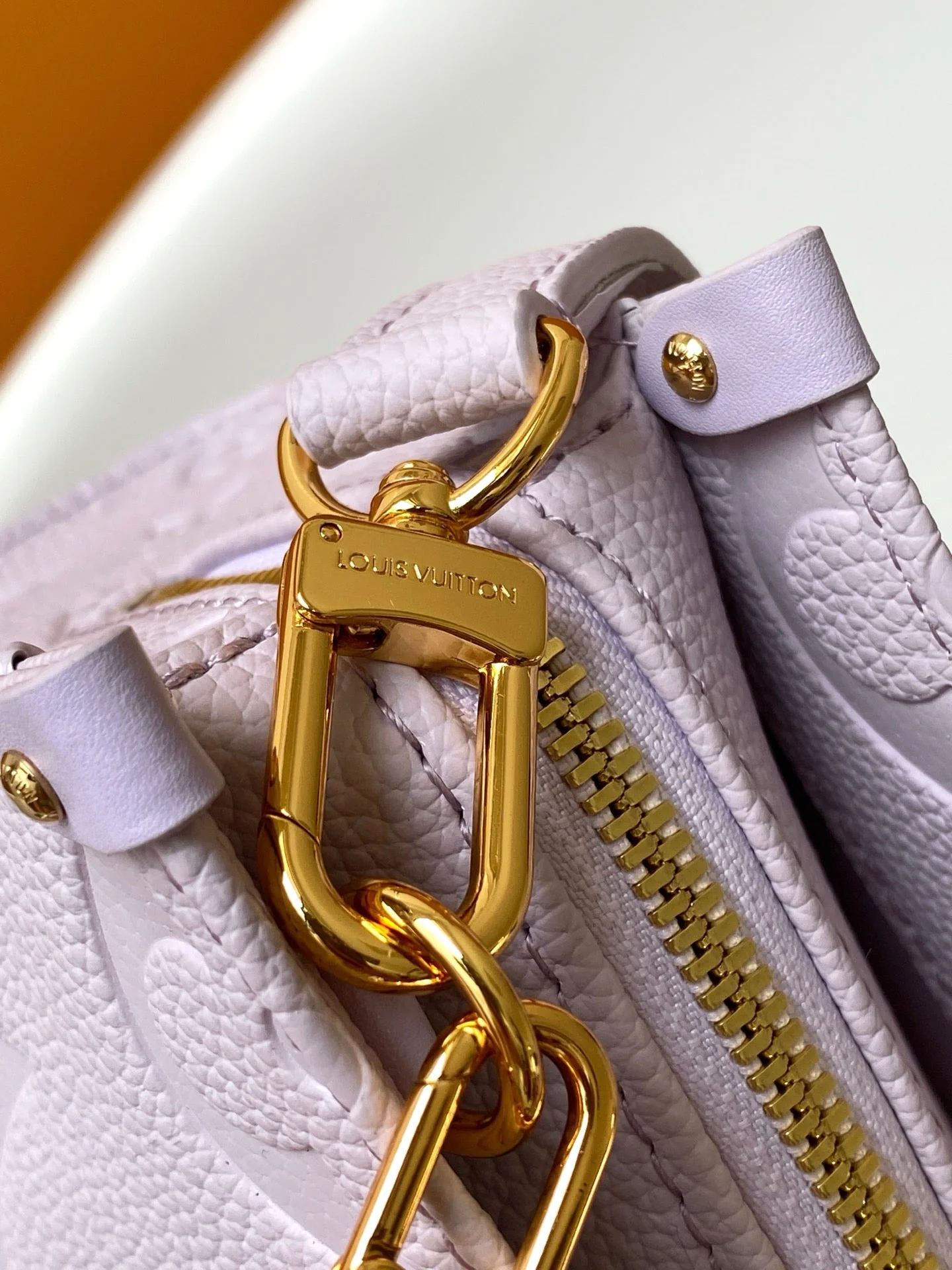 Louis Vuitton LV M15192 OnTheGo East West Tote 25cm Taro Purple Embossed Grain Cowhide GHW