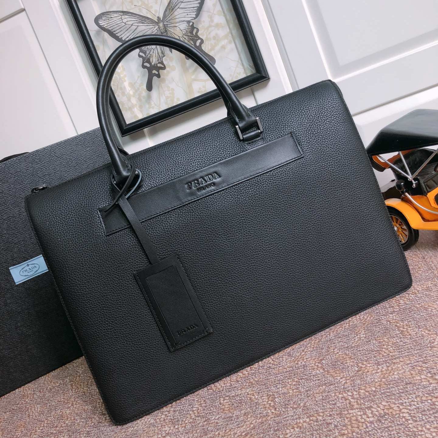 Prada Business & Travel BAG 40 IN BLACK GRAINED CALFSKIN