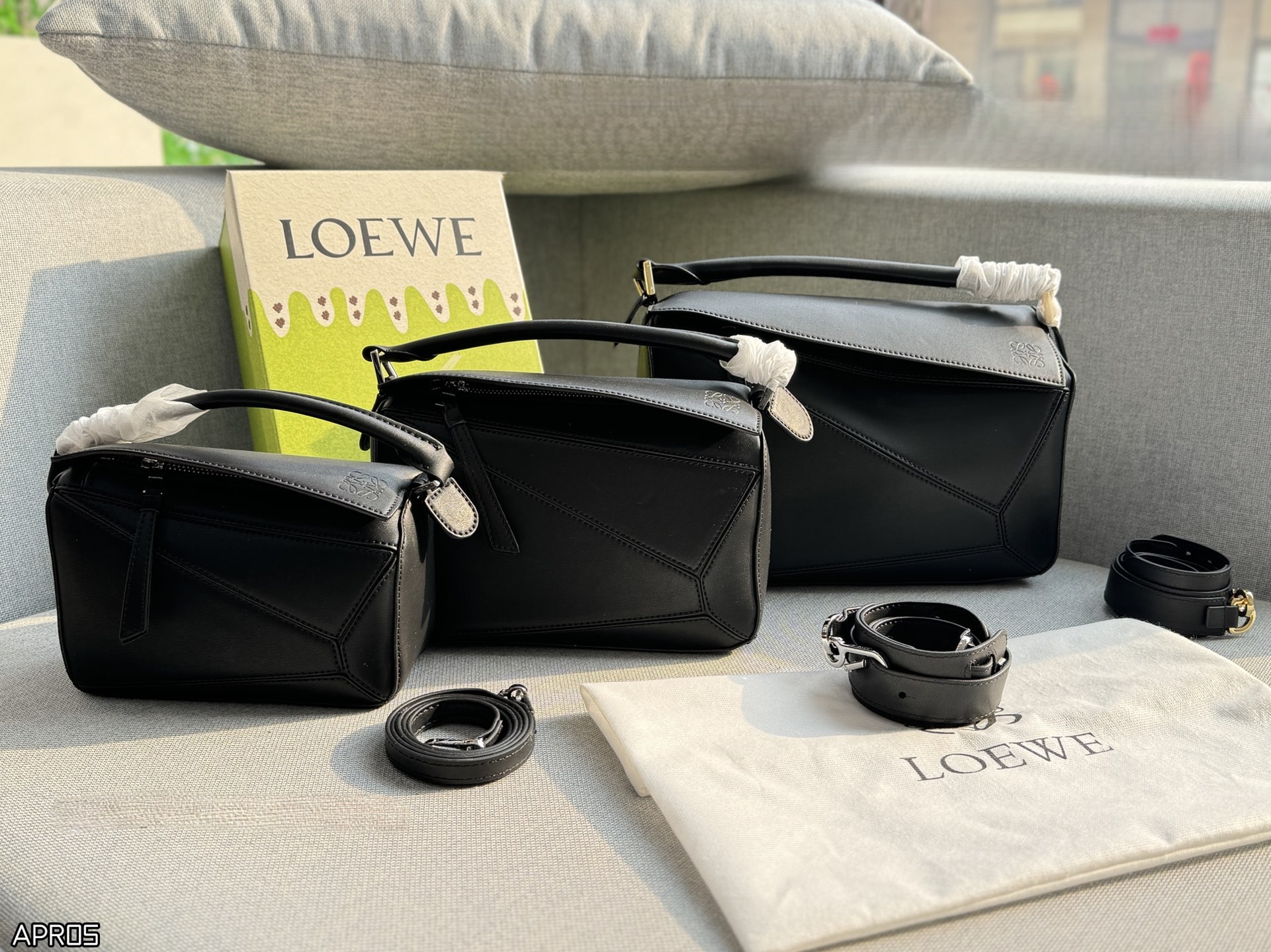 Loewe Puzzle 18/24/29CM Cuboid Edge Solid Dark Color Smooth Calfskin Leather Top Handle Shoulder Bag - KAIROO