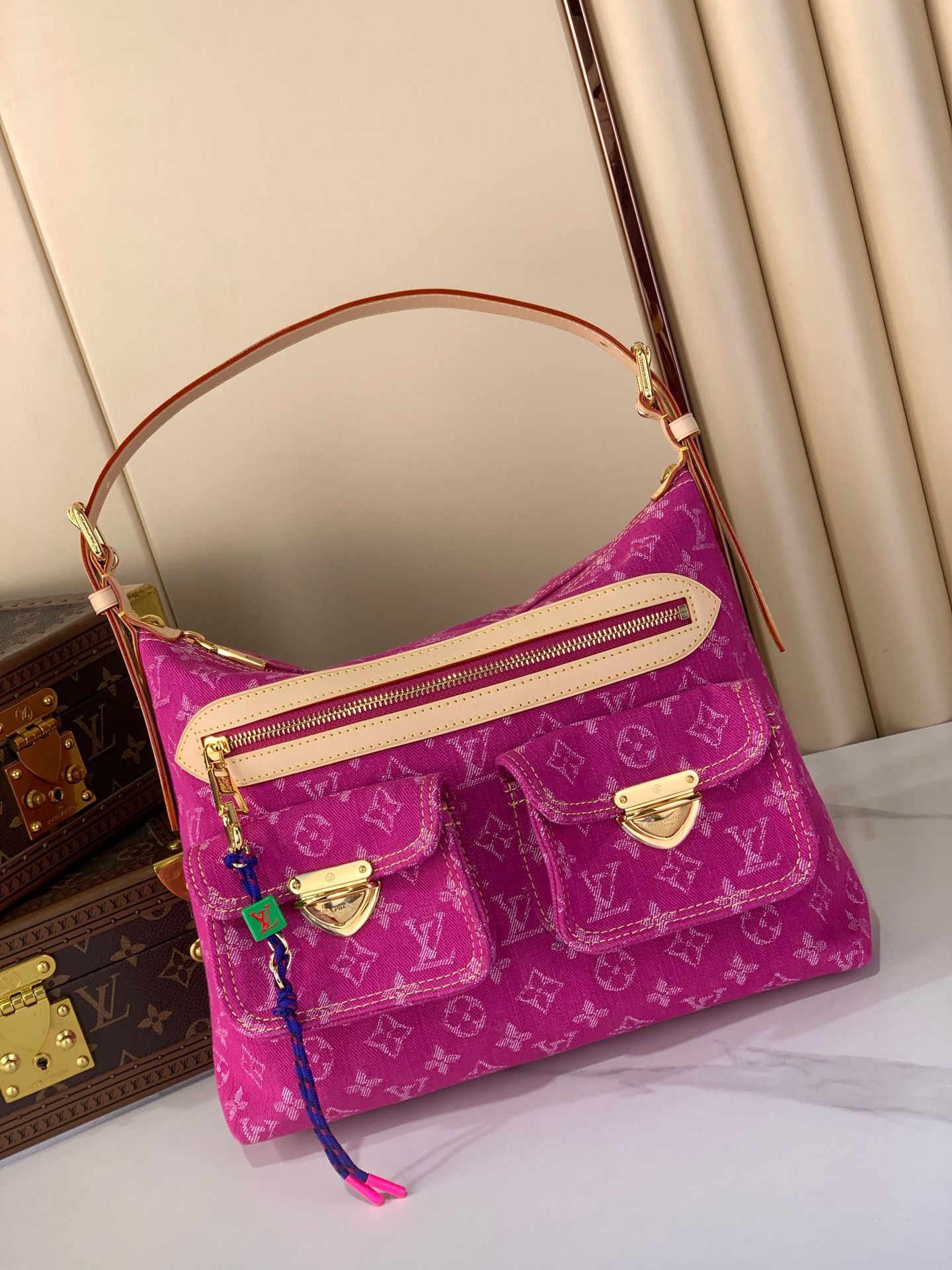 Louis Vuitton LV Baggy handbag M28266