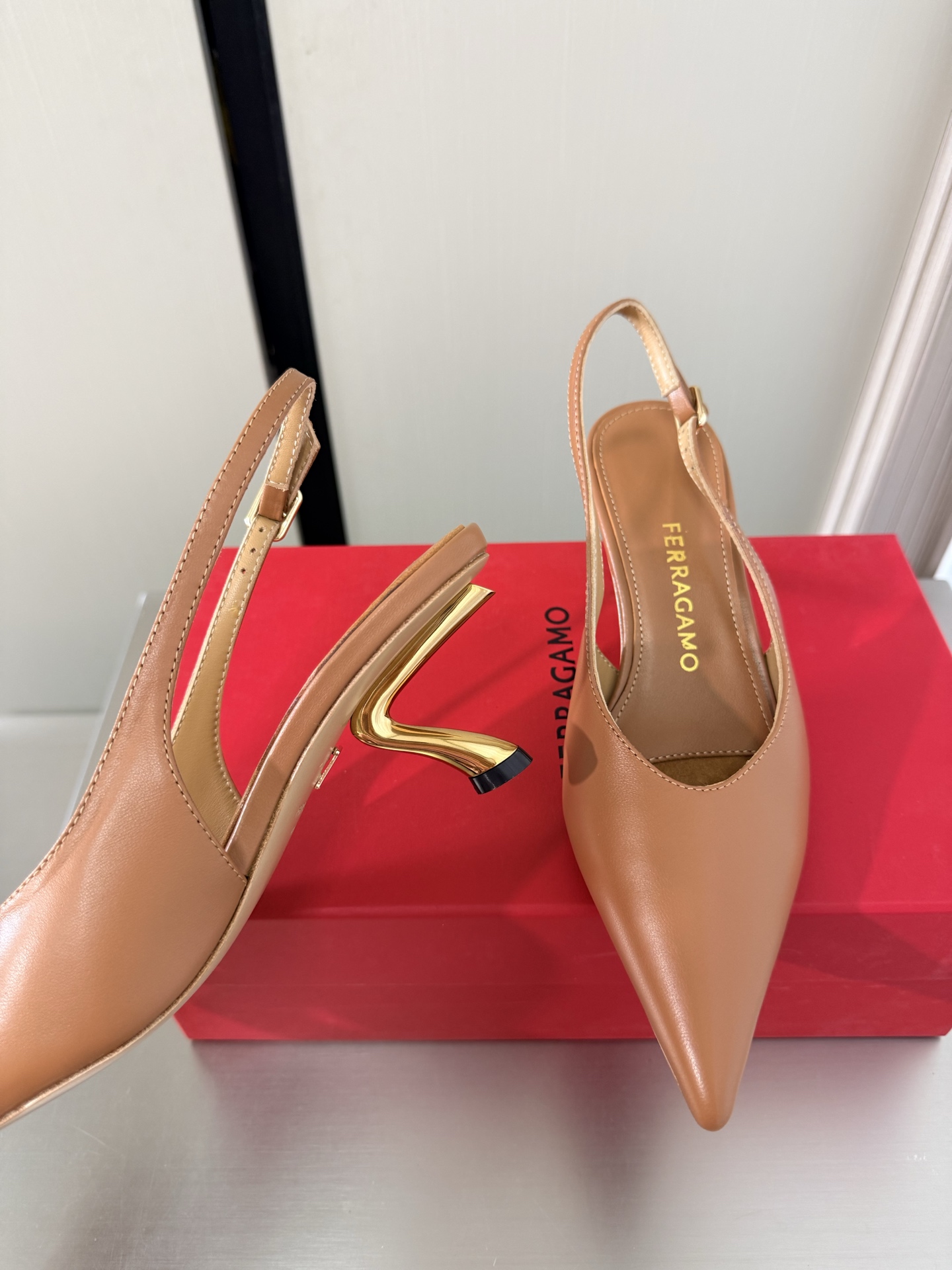 Ferragamo 2026 New Leather Slingback