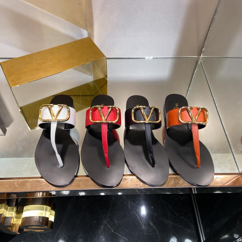 Valentino Garavani VLogo Signature Grained Leather Flip Flops Thong Sandals - KAIROO