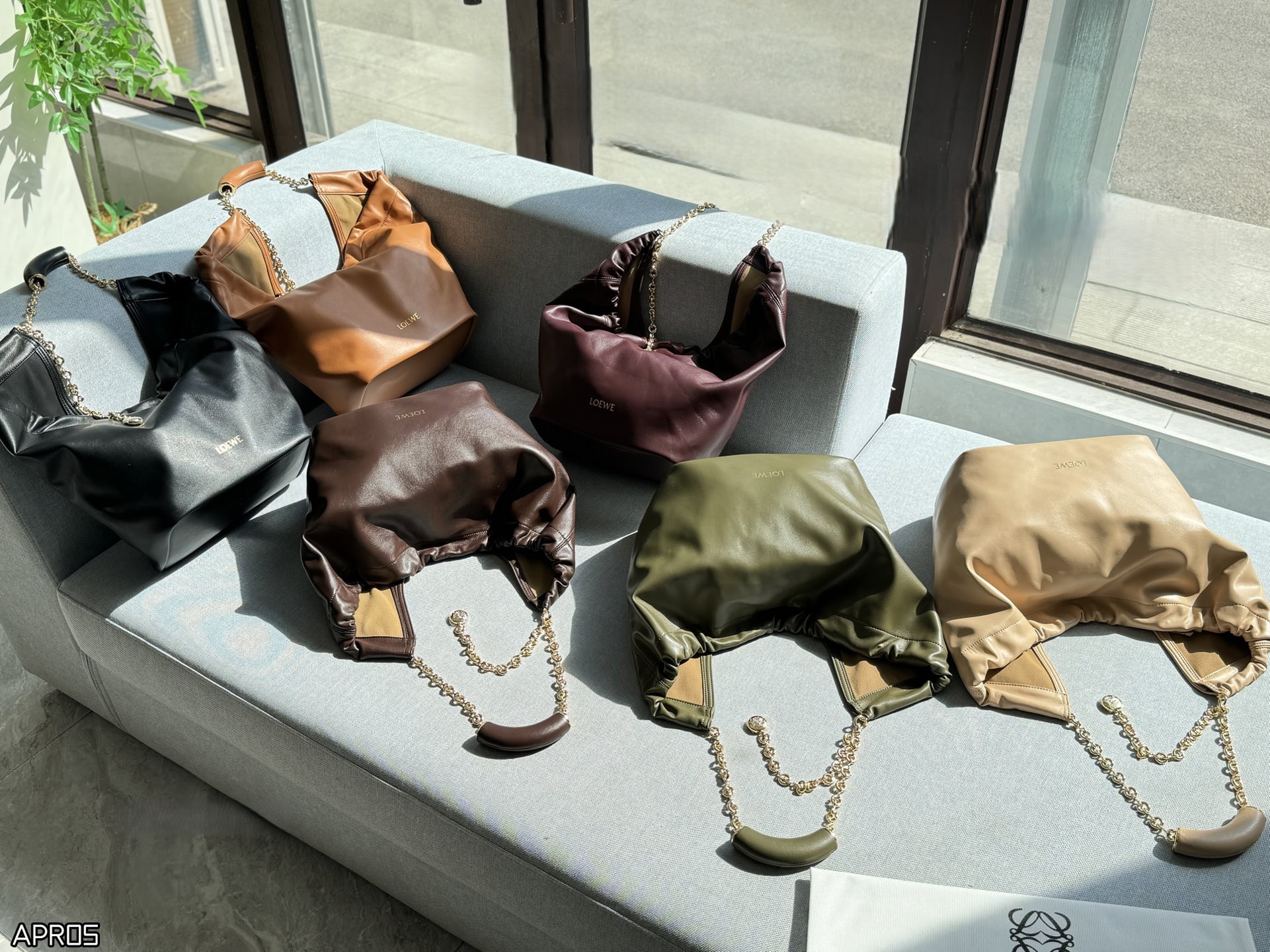 Loewe Squeeze Large Hobo Ruched Gathered Soft Nappa Leather Donut Chain Shoulder Bag - KAIROO