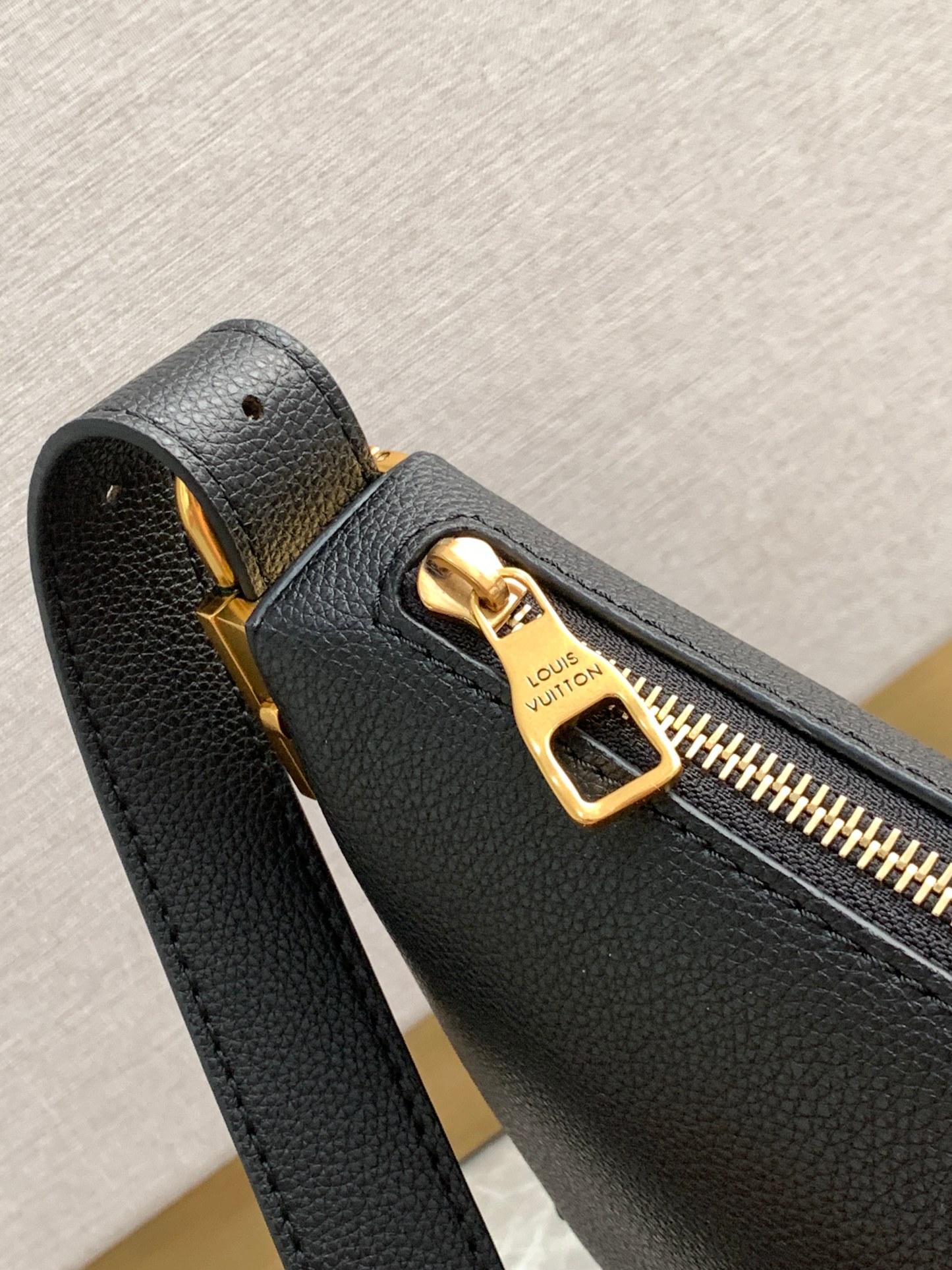 Louis Vuitton LV Bags Low Key Cowhide M11429 (10A Mirror Version)