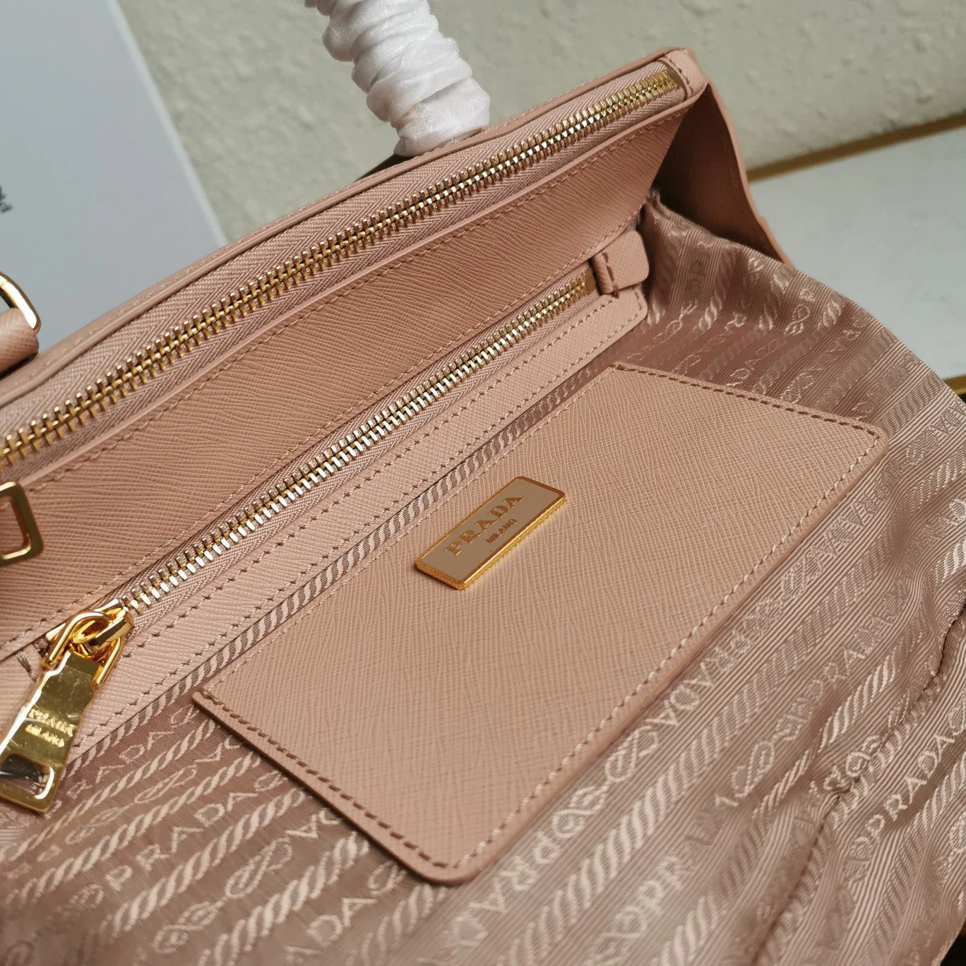 Prada GALLERIA 28 BAG IN DESERT BEIGE SAFFIANO LEATHER