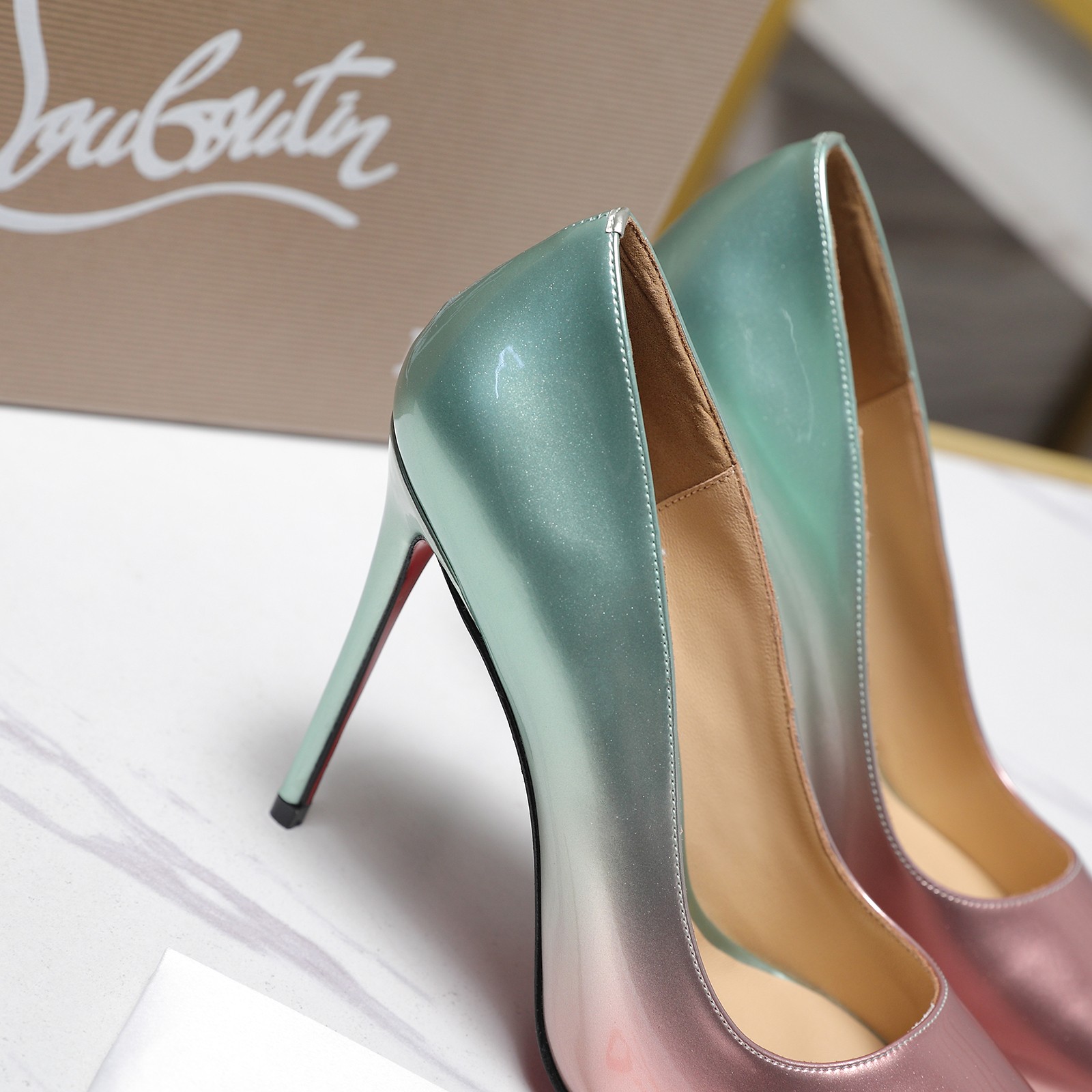 Christian Louboutin Gradient Shiny leather Pump