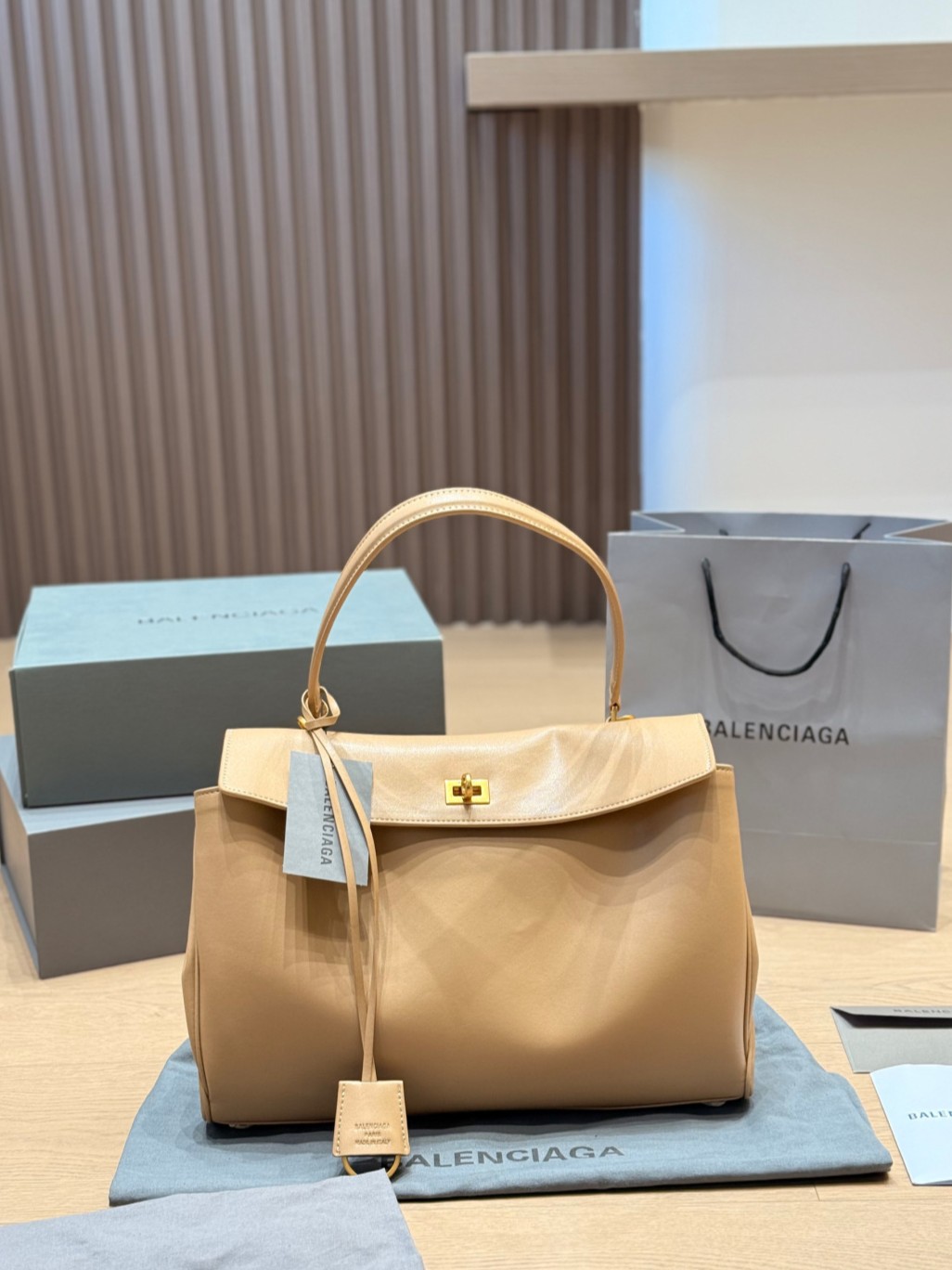 Balenciaga Rodeo Beige Khaki Slouchy Kelly Smooth Leather Turn Lock Tote Top Handle Bags - KAIROO