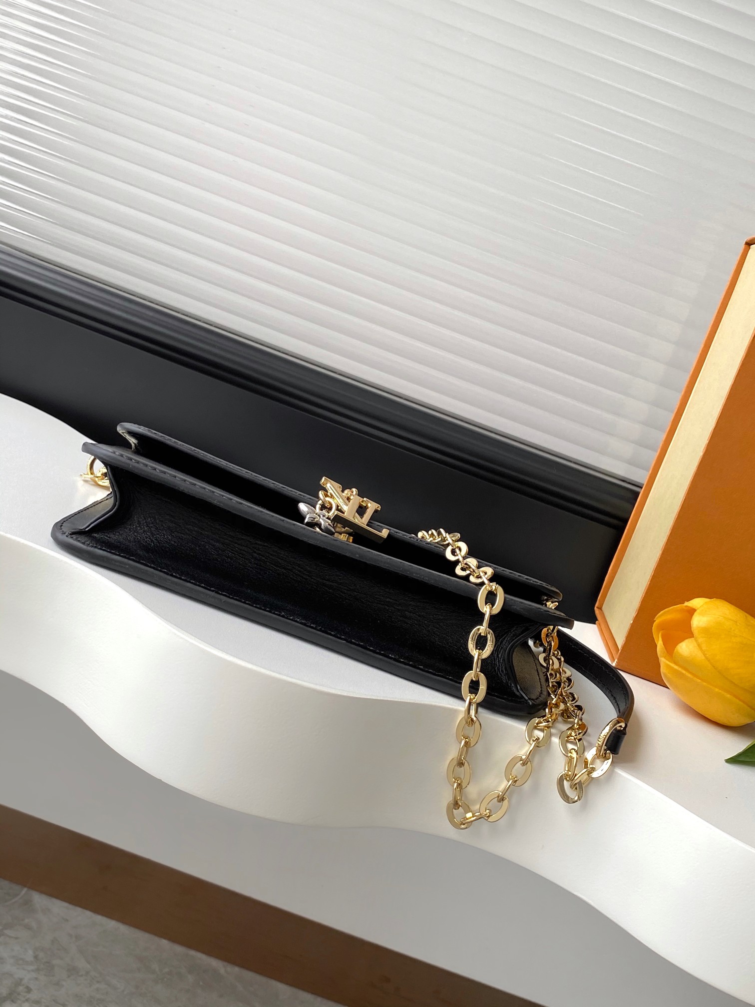 Louis Vuitton LV Bloom Chain bag