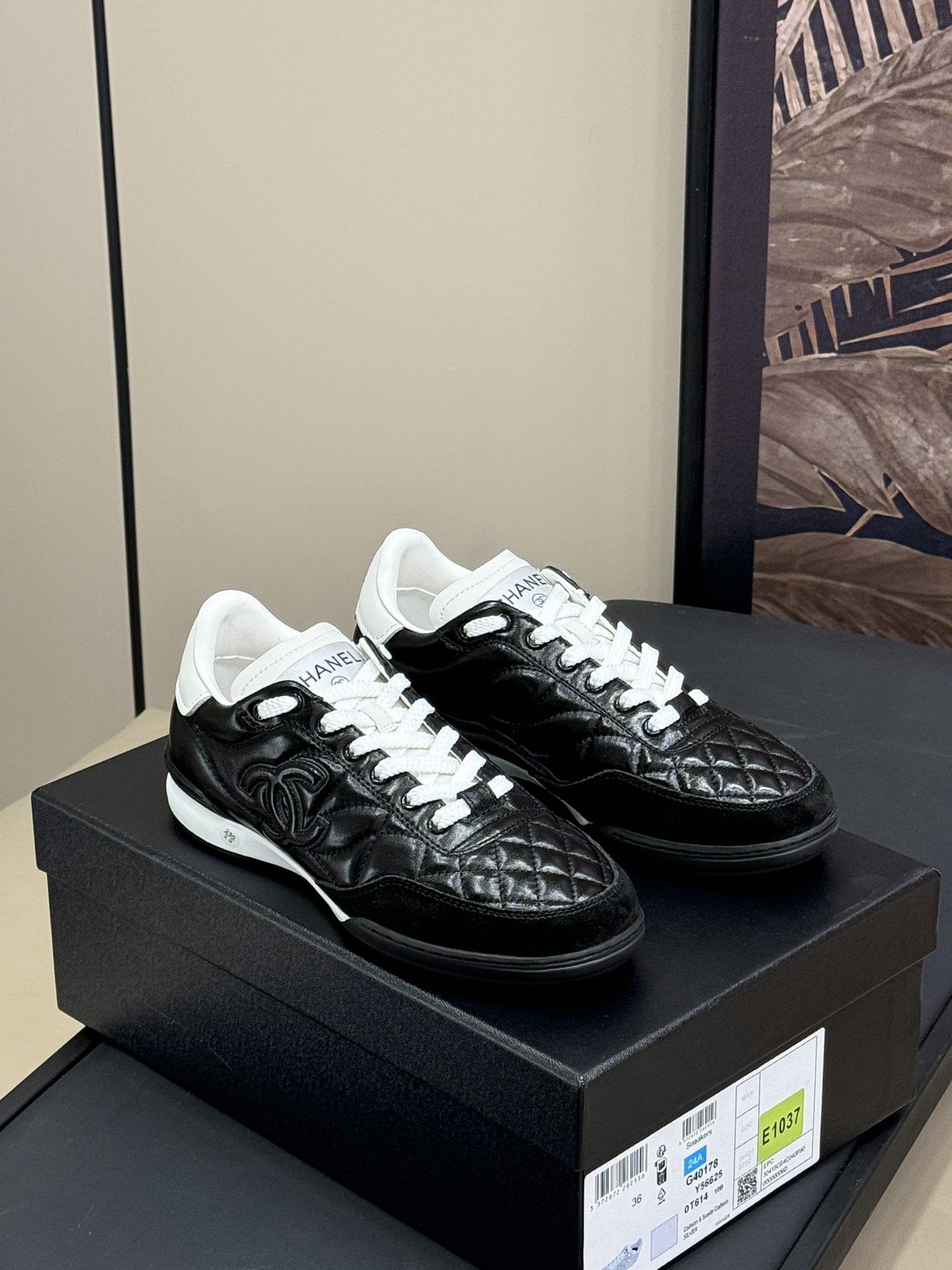 Chanel Black Quilted Leather Suede Interlocking CC Logo Sleek Low-Top Trainers Sneakers - KAIROO