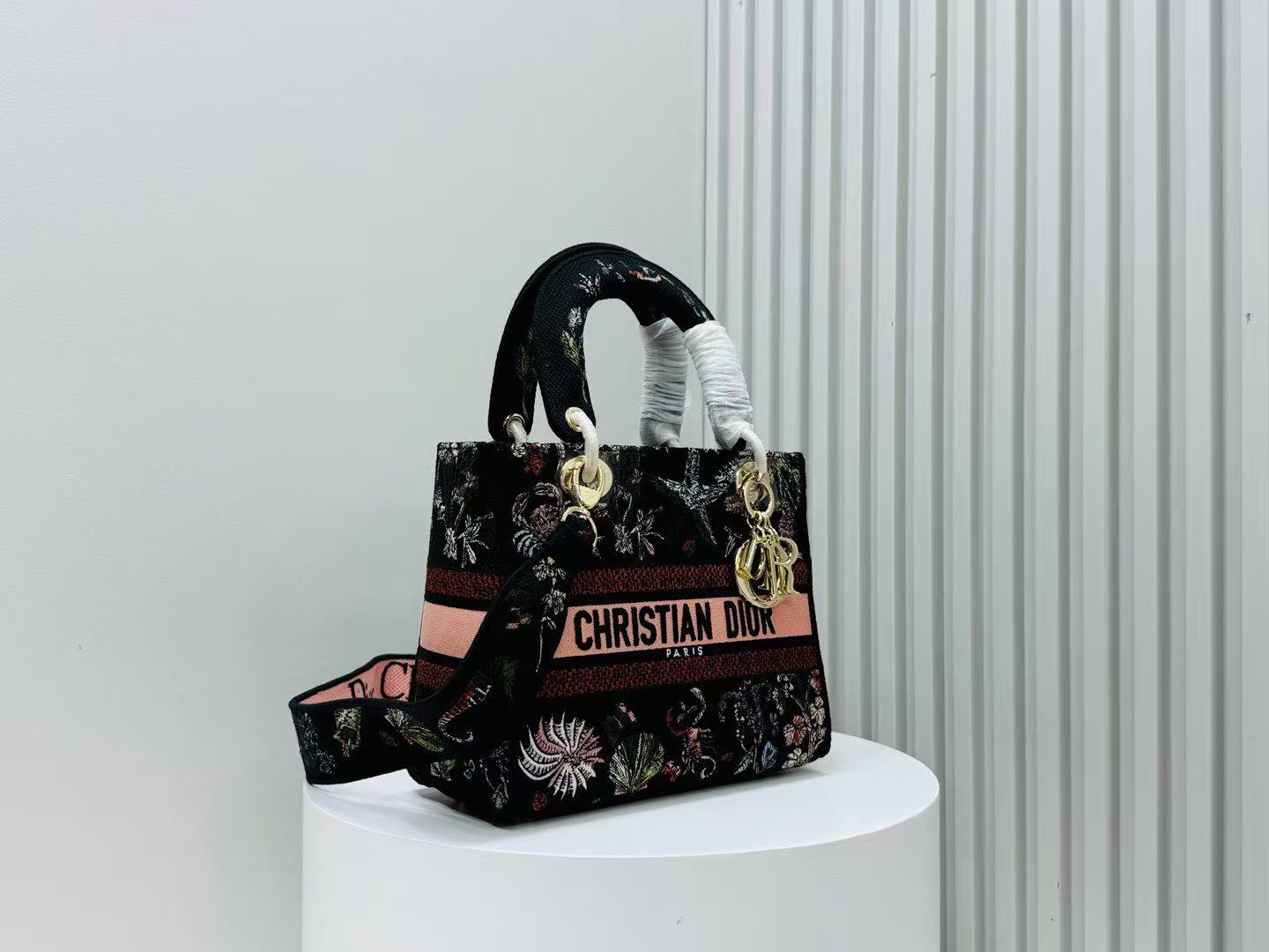 Dior Lady Black Christian Ocean Coral Embroidery Canvas Tote Bag - KAIROO