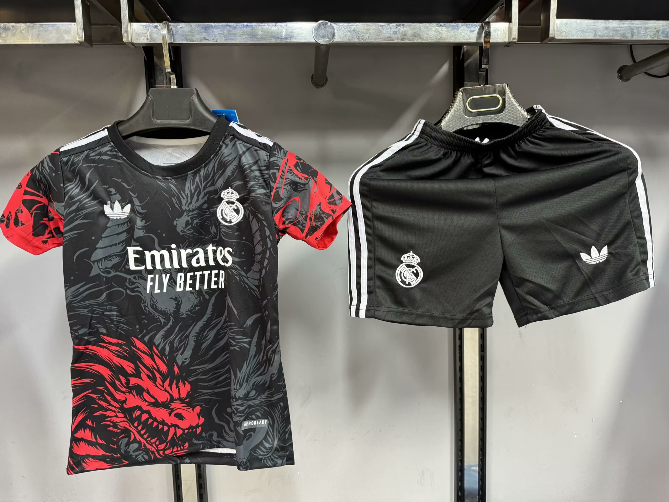 Real Madrid Red Dragon Kids Suit 25/26
