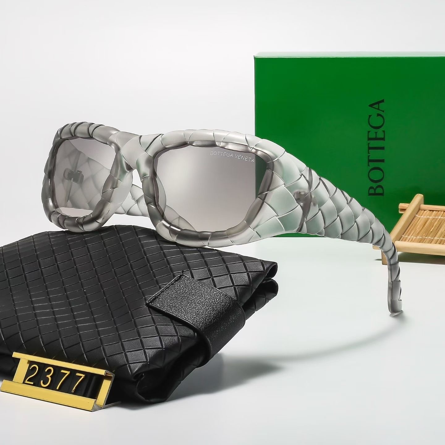 Bottega Veneta Intrecciato Textured Full-Rim Sunglasses - KAIROO