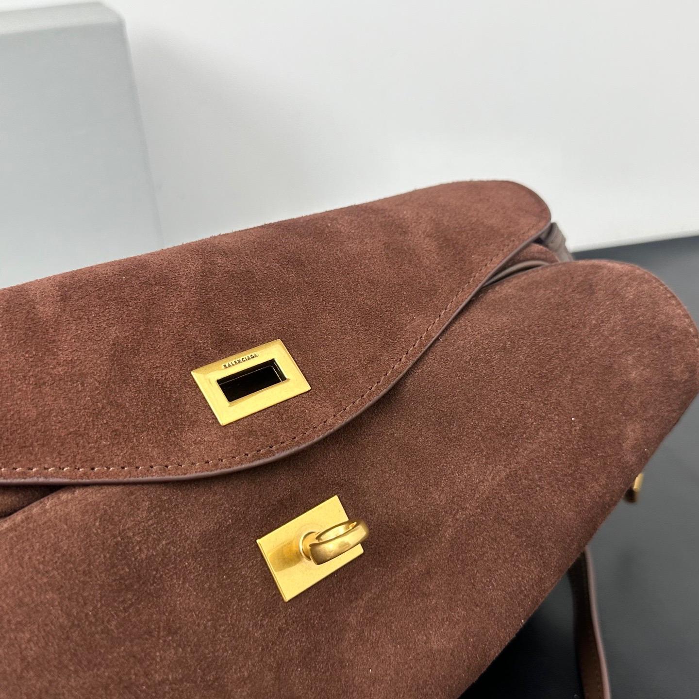 Balenciaga Le 7 Shoulder Bag Medium in Moka/ruby