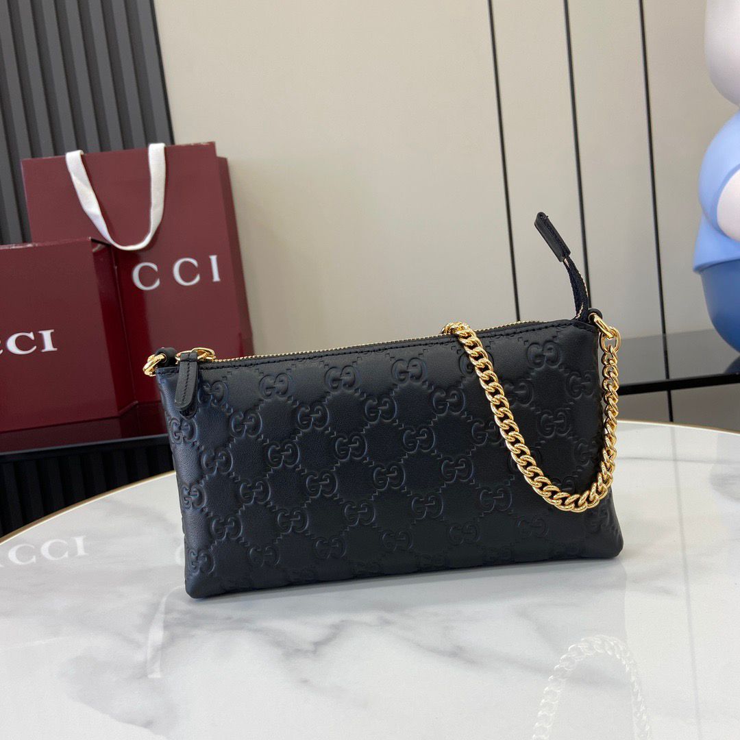 GUCCi black chain bag