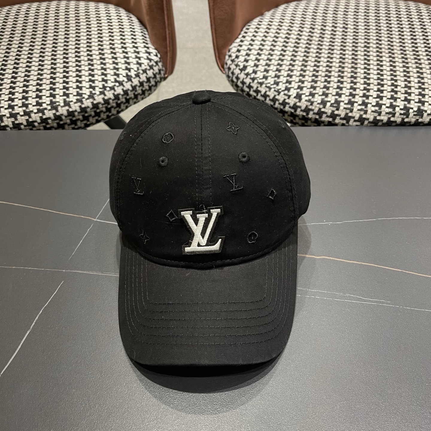 Louis Vuitton LV Embroidered Patch Cotton Baseball Cap Hat - KAIROO