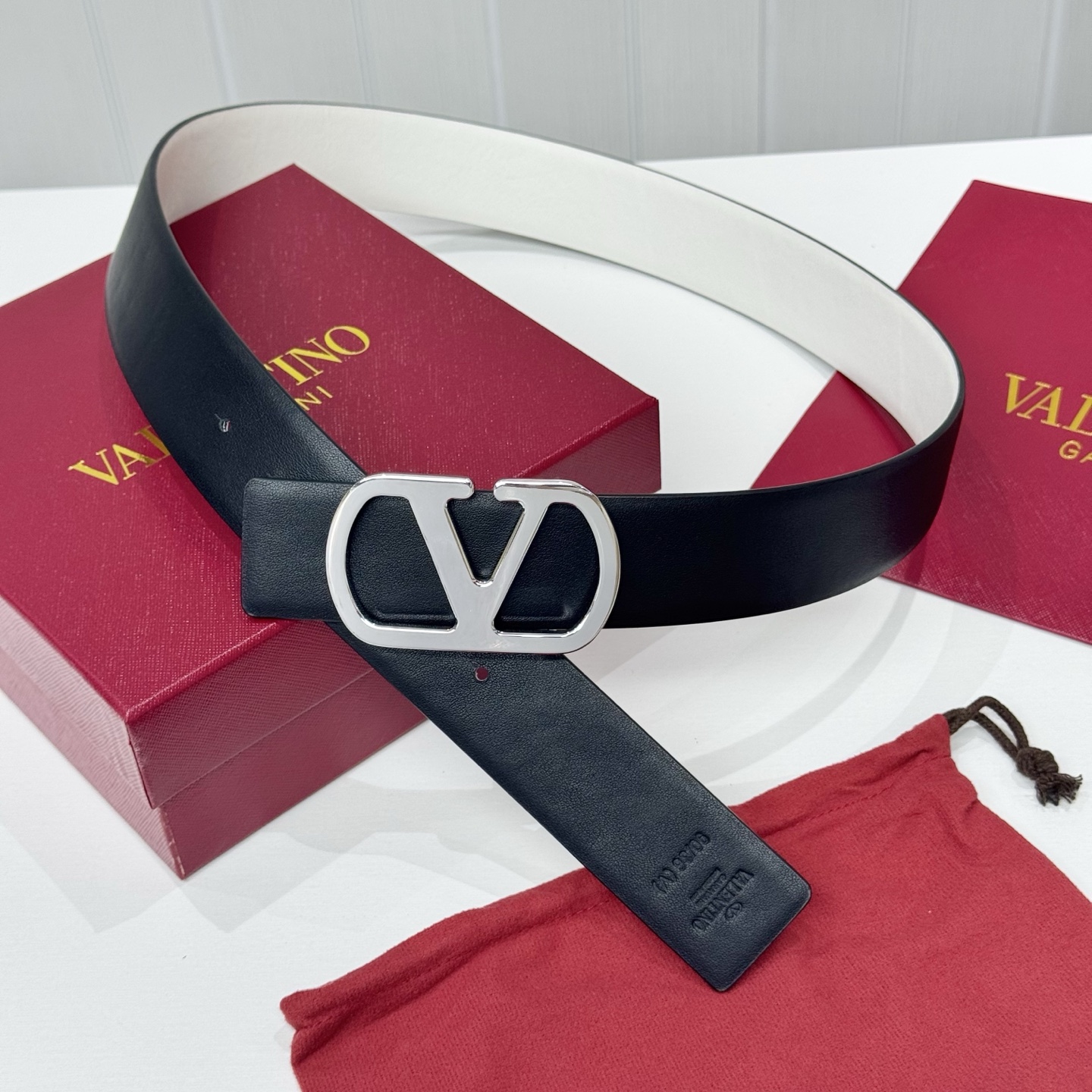 Valentino VLogo Signature White Black Silver Buckle Reversible Smooth Leather Belt - KAIROO
