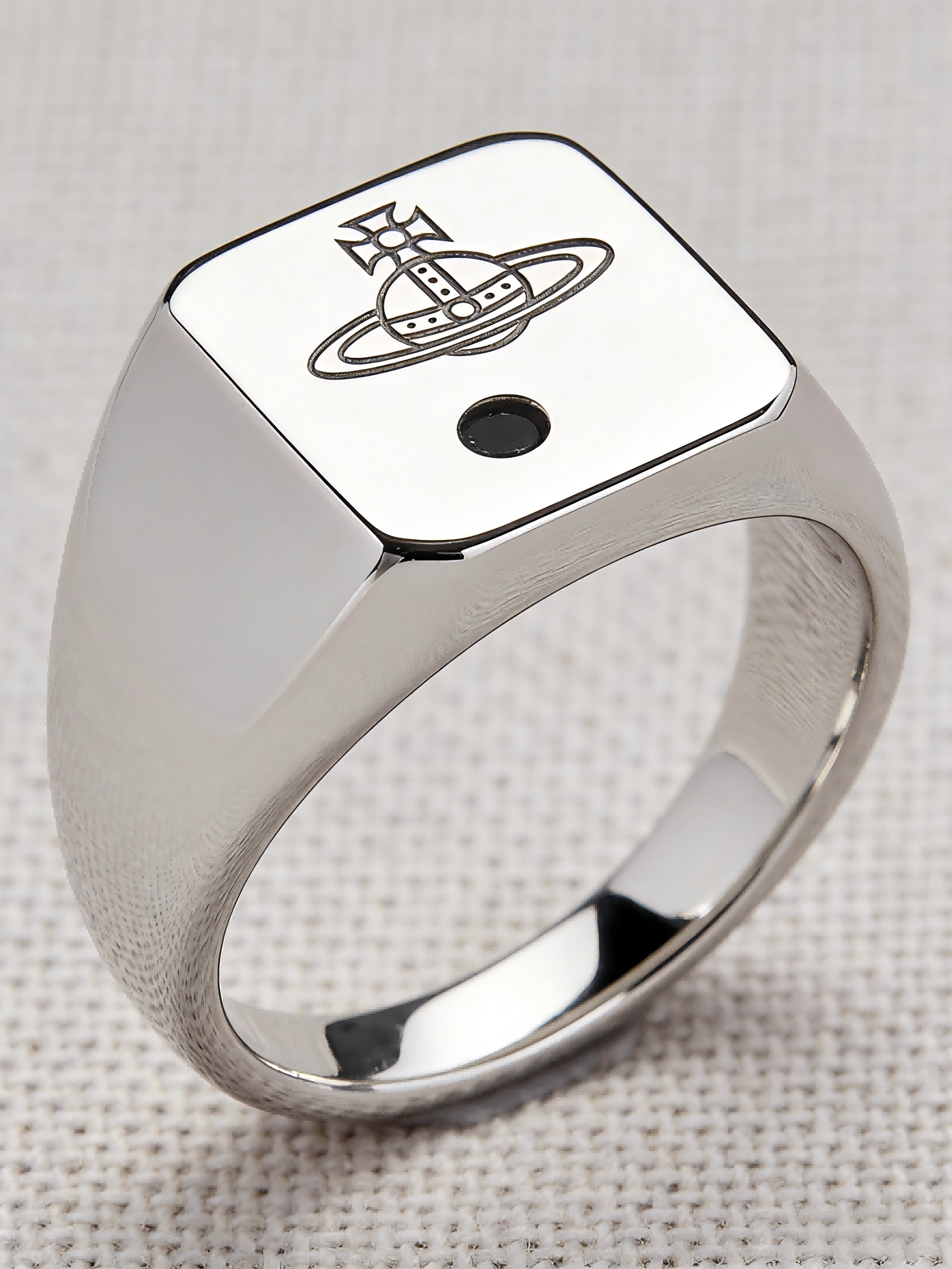 Minimalist Silver Saturn Signet Ring for Men & Women – Hypoallergenic Stainless Steel Jewelry Gift