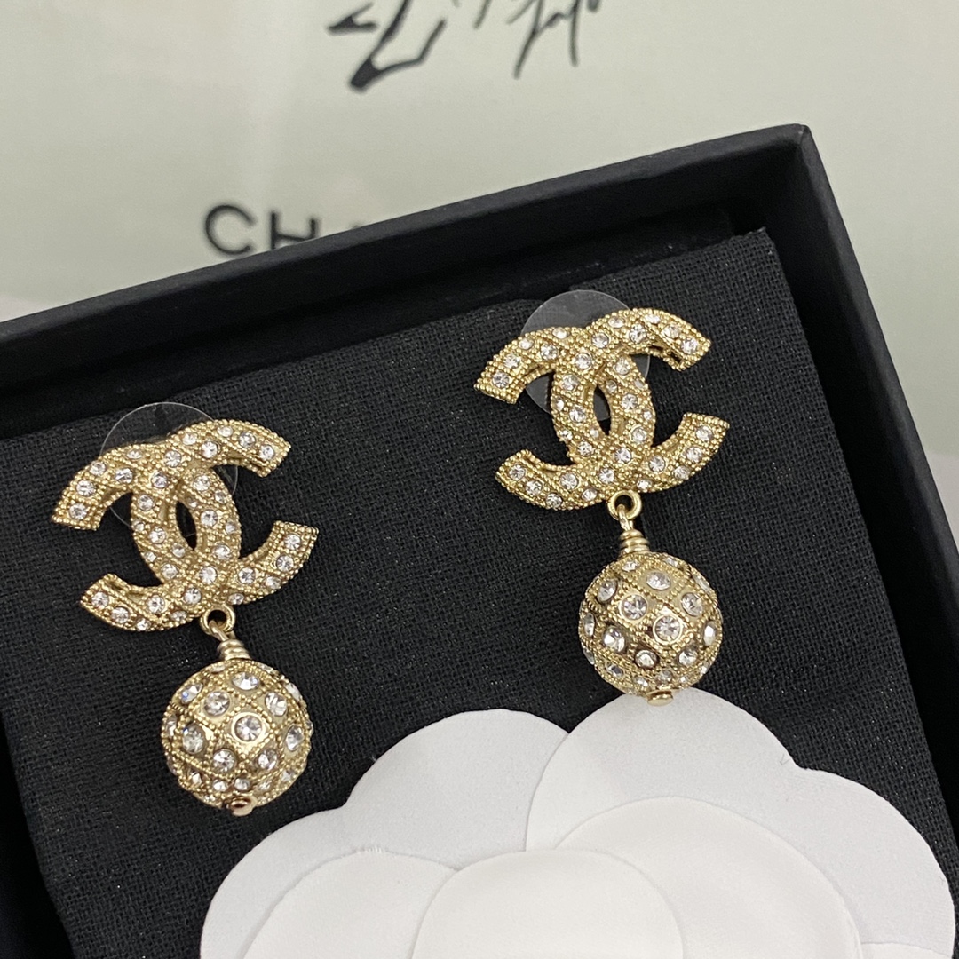 Chanel Fashion Earrings