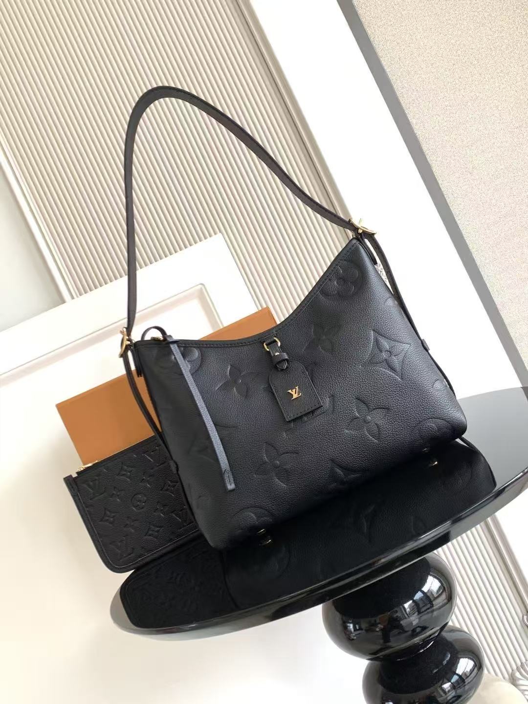 Louis Vuitton LV M46289 CarryAIl MM