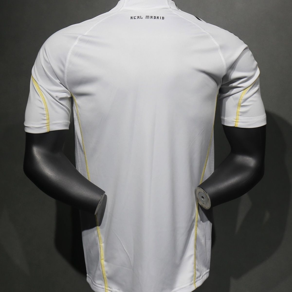 09-10 Real Mαdrid Home Retro Player