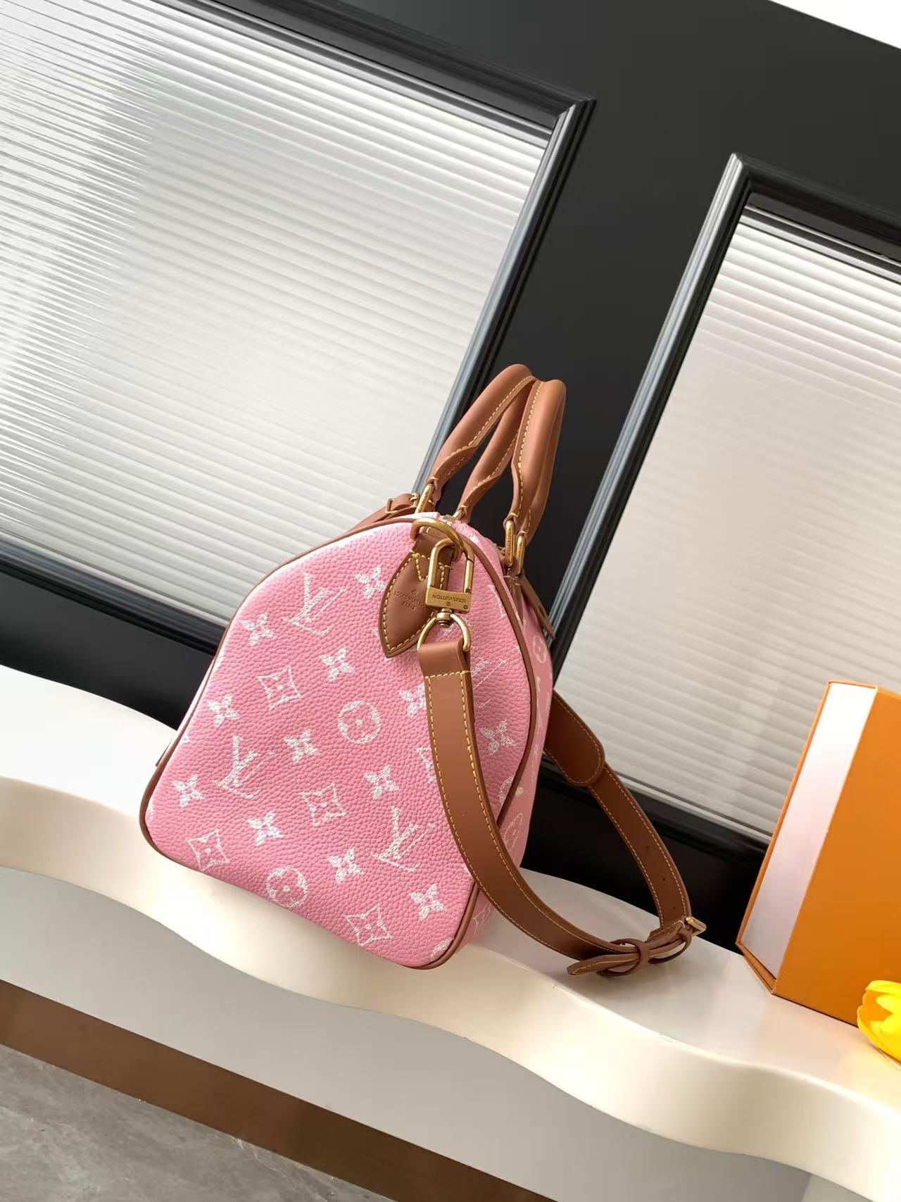 Louis Vuitton lv Speedy Bandoulière 30 handbag M21117