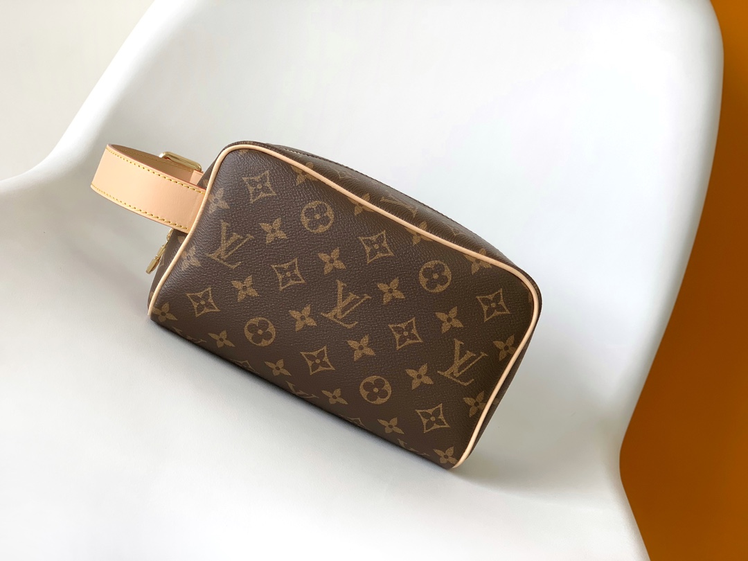 M83112 LV Locker Dopp Kit Pouch