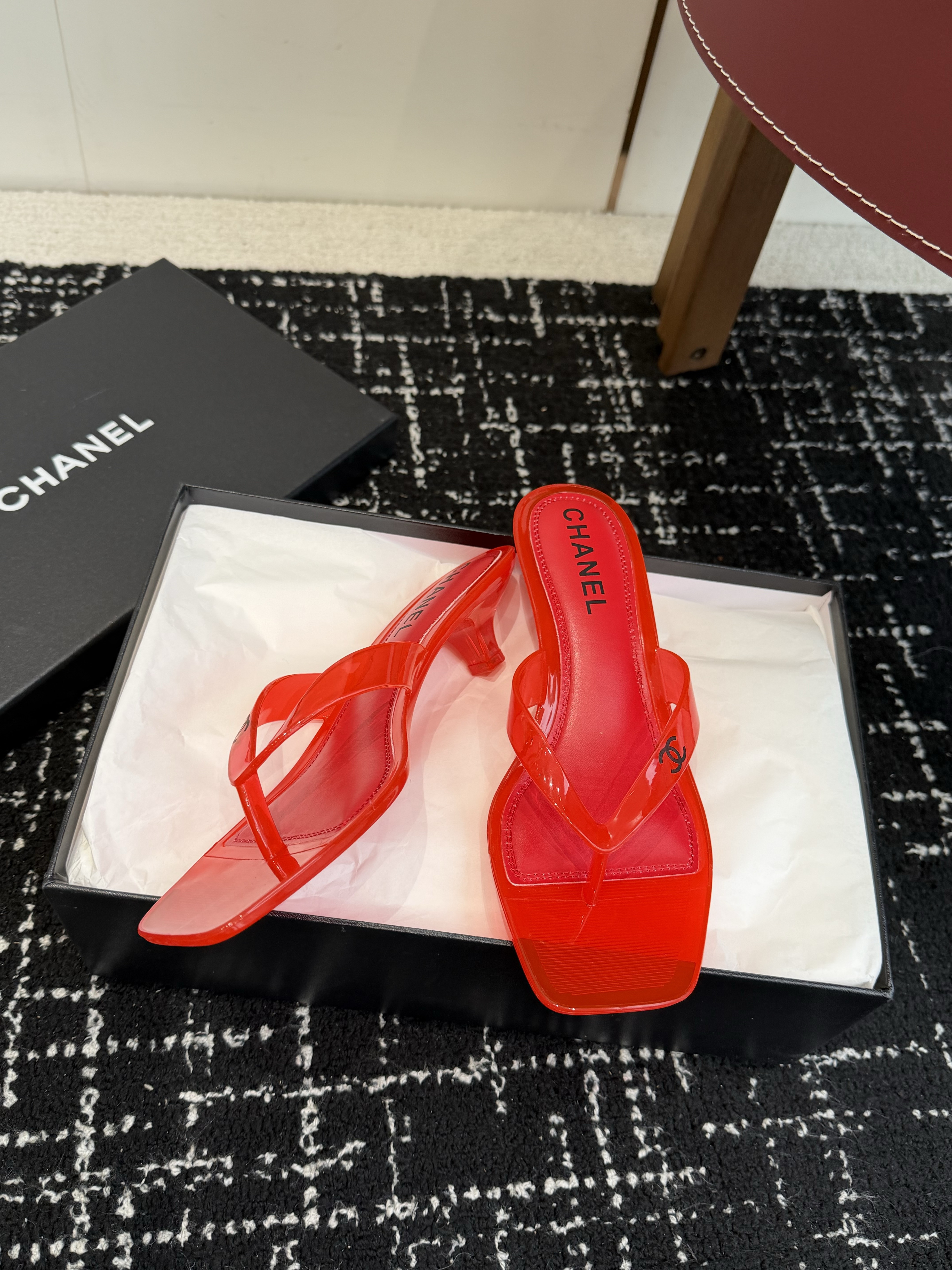 Chanel CC Logo Transparent PVC Jelly Square Toe Kitten Heel Beach Thong Sandals - KAIROO