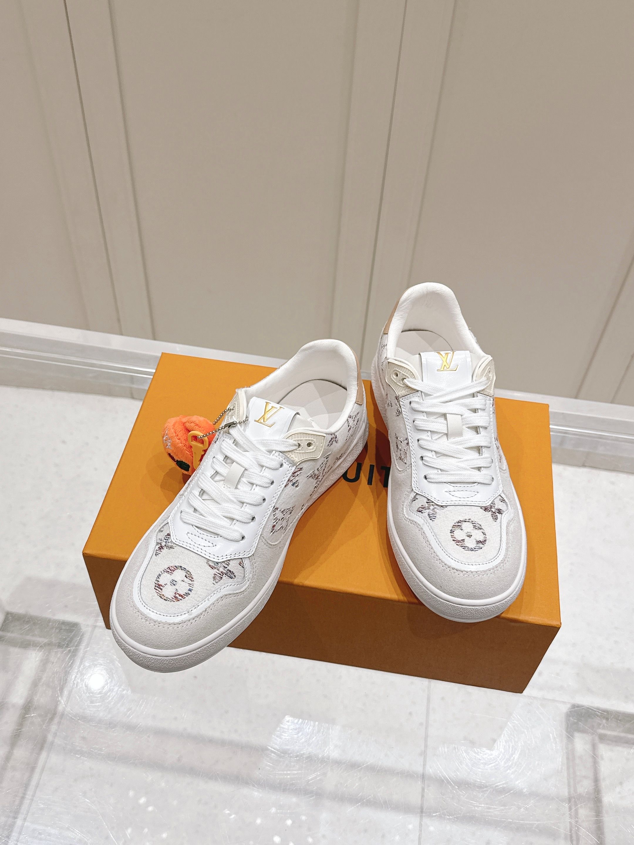Louis Vuitton MultiColour Jacquard Monogram Off White Suede Leather Trim Low Top Sneaker - KAIROO