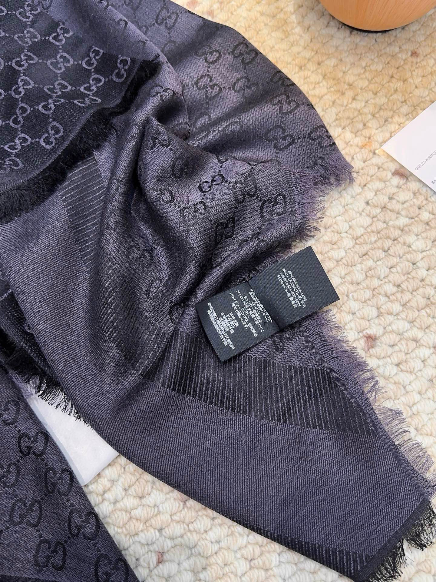 Gucci Classic Silk and cashmere shawl