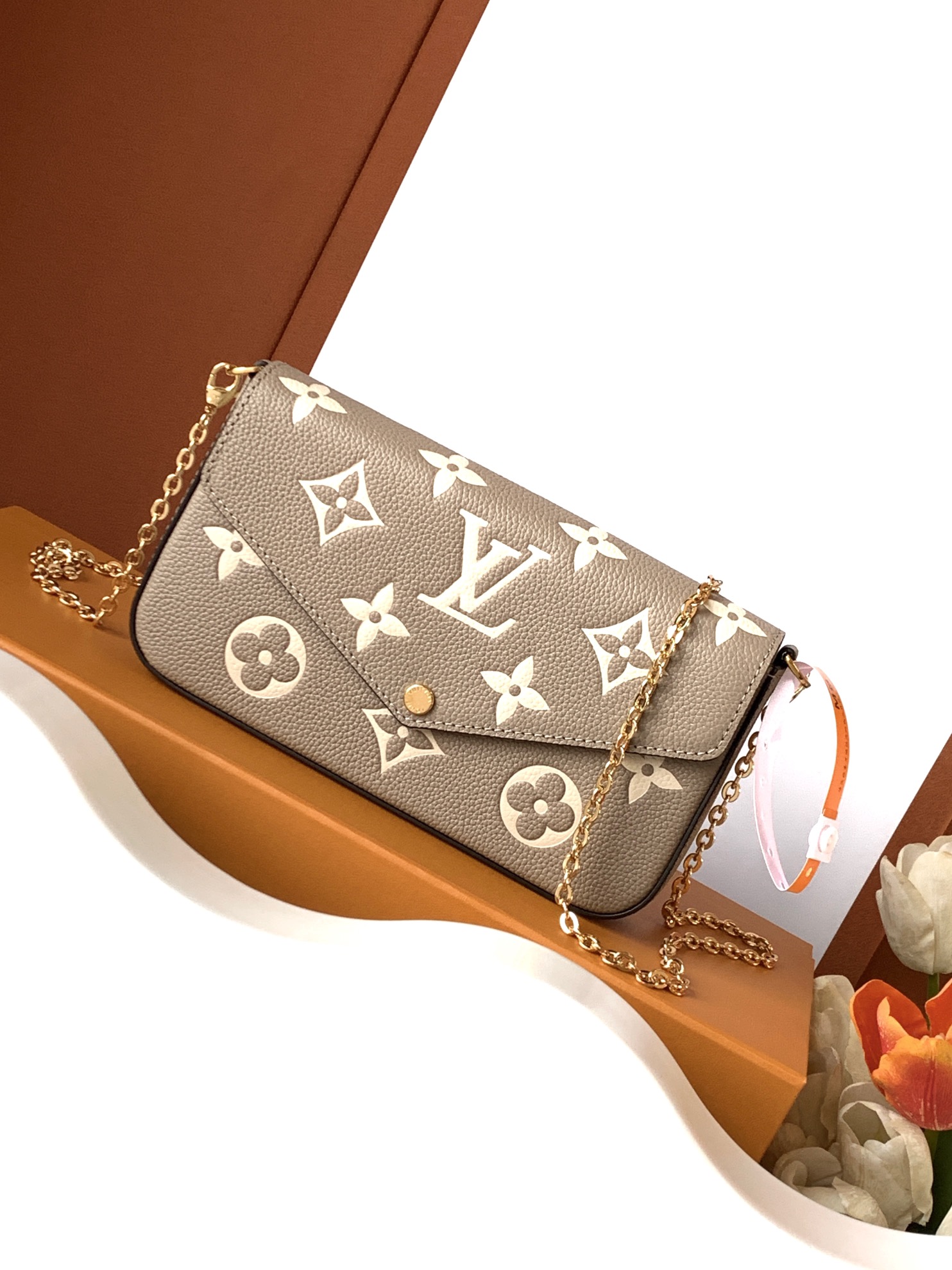 M82610 LV Pochette Felicie Flap Pouch
