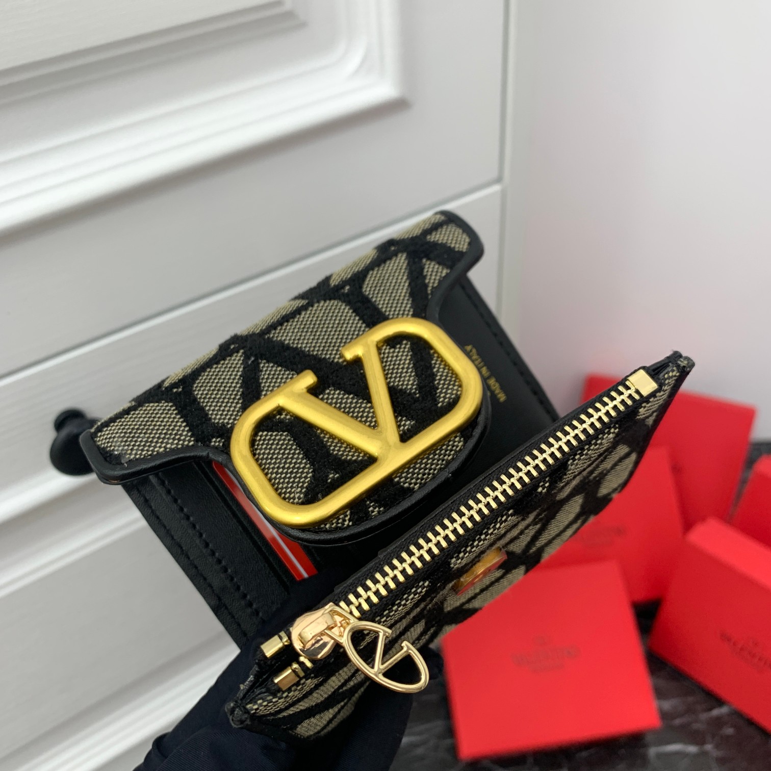 Valentino Toile Iconographe Grey Canvas Leather VLogo Curvilinear Flap Compact Bifold Wallet - KAIROO