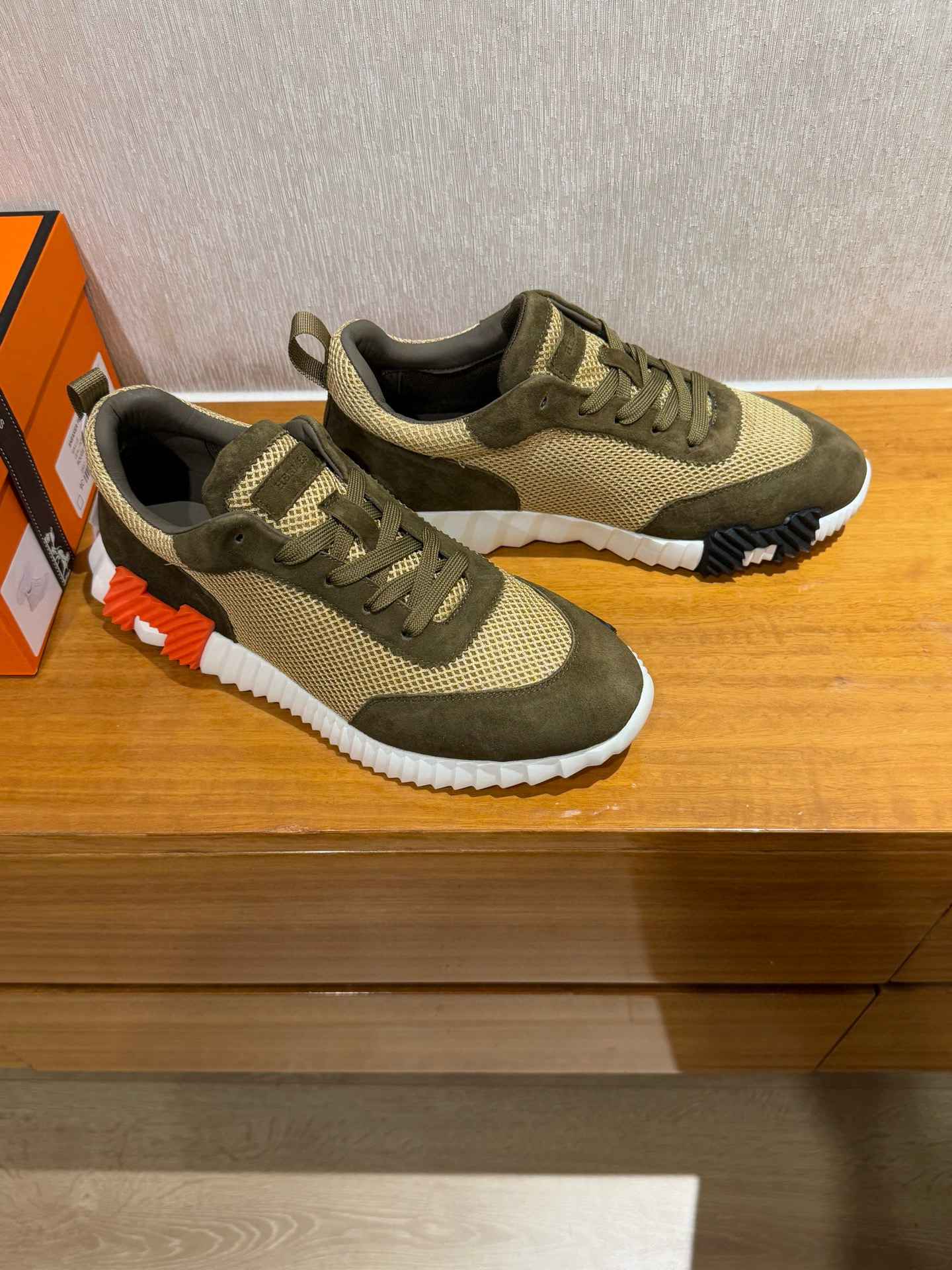 Hermes Unisex Bouncing Sneakers