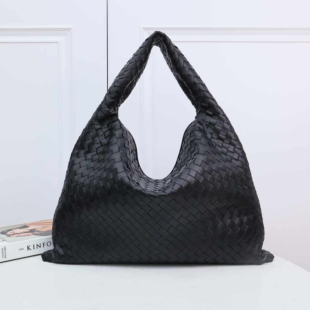 Bottega Veneta Large Hop Hobo Bag in Black Intrecciato leather