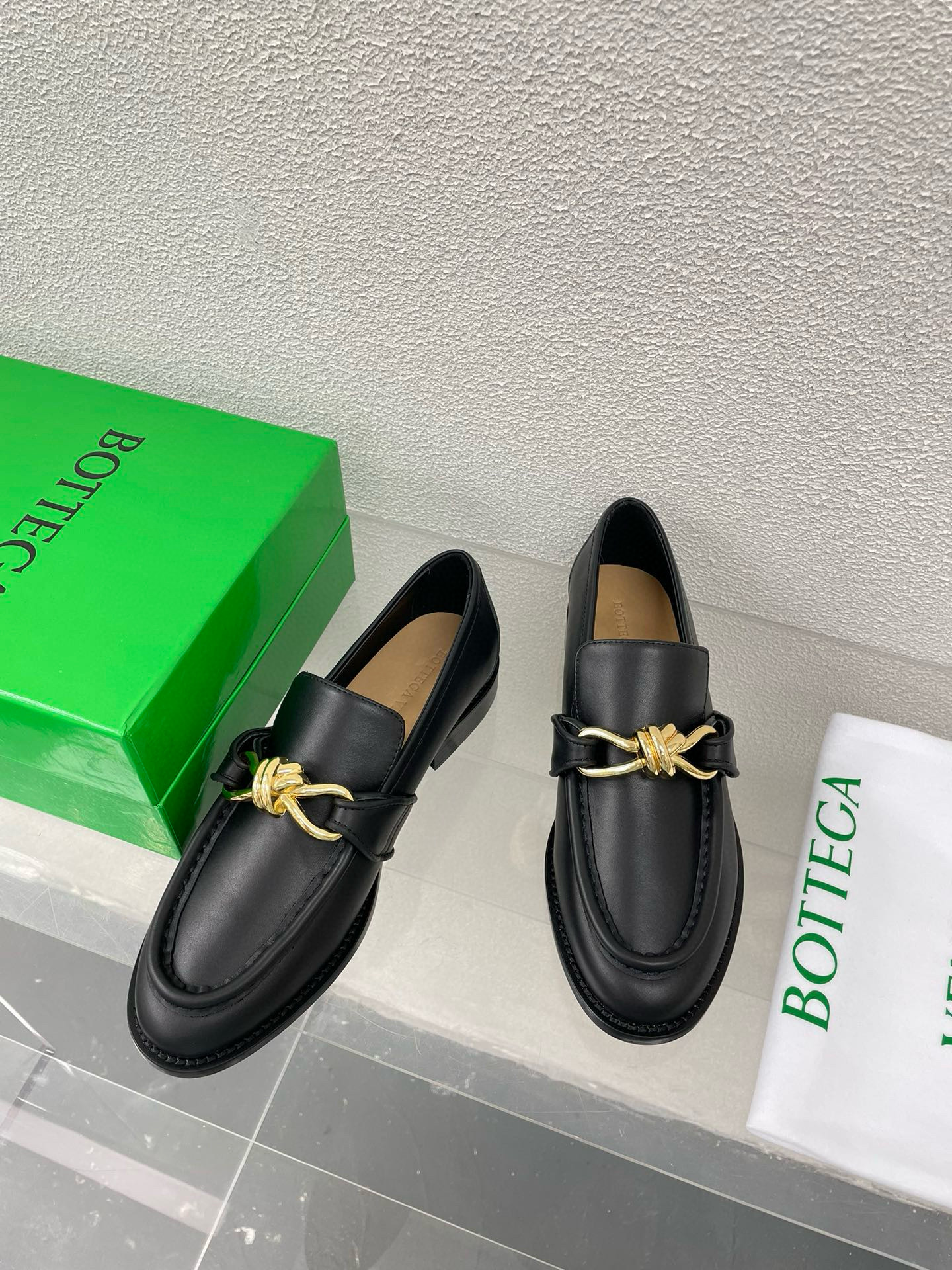 Bottega Unisex Astaire Leather Loafer in Black Gold
