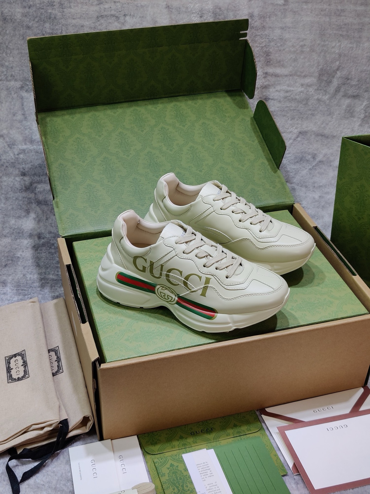 Unisex Gucci Rhyton trainer with Gucci logo
