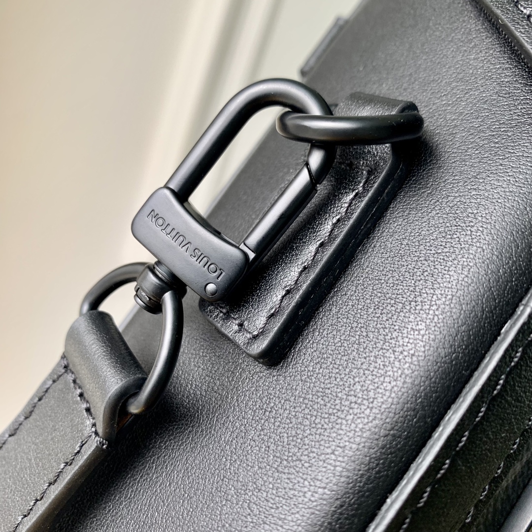 Louis Vuitton LV Vertical Trunk Wearable Wallet M82077