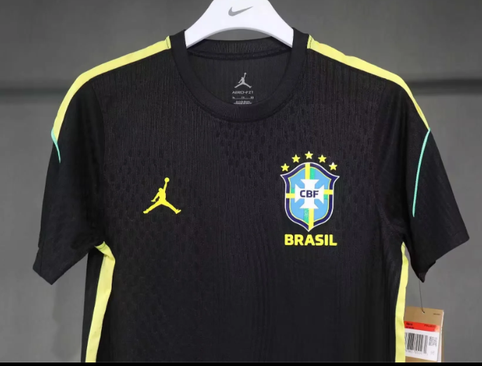 Brazil 2026 Player Training Man Jersey | Soc Jersey - Premium Football Jersey