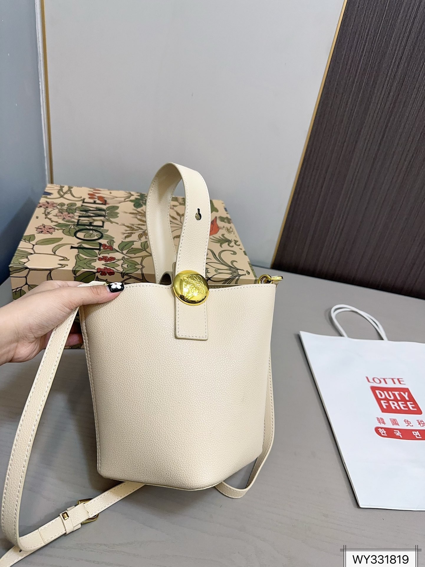 Loewe White Mini Pebble Leather Gold Metal Anagram Handle Shoulder Bucket Bag - KAIROO