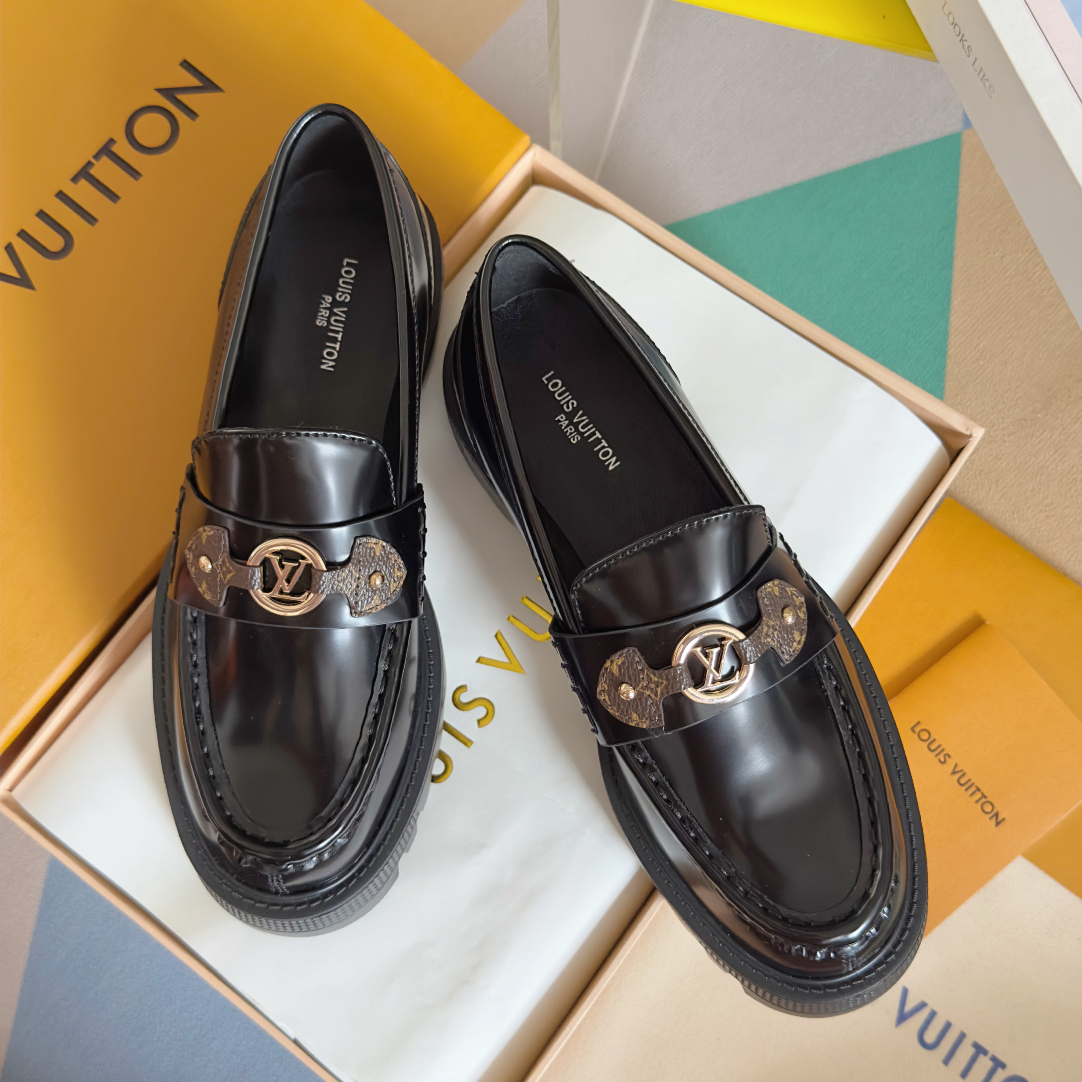 Women's LV District Loafers
