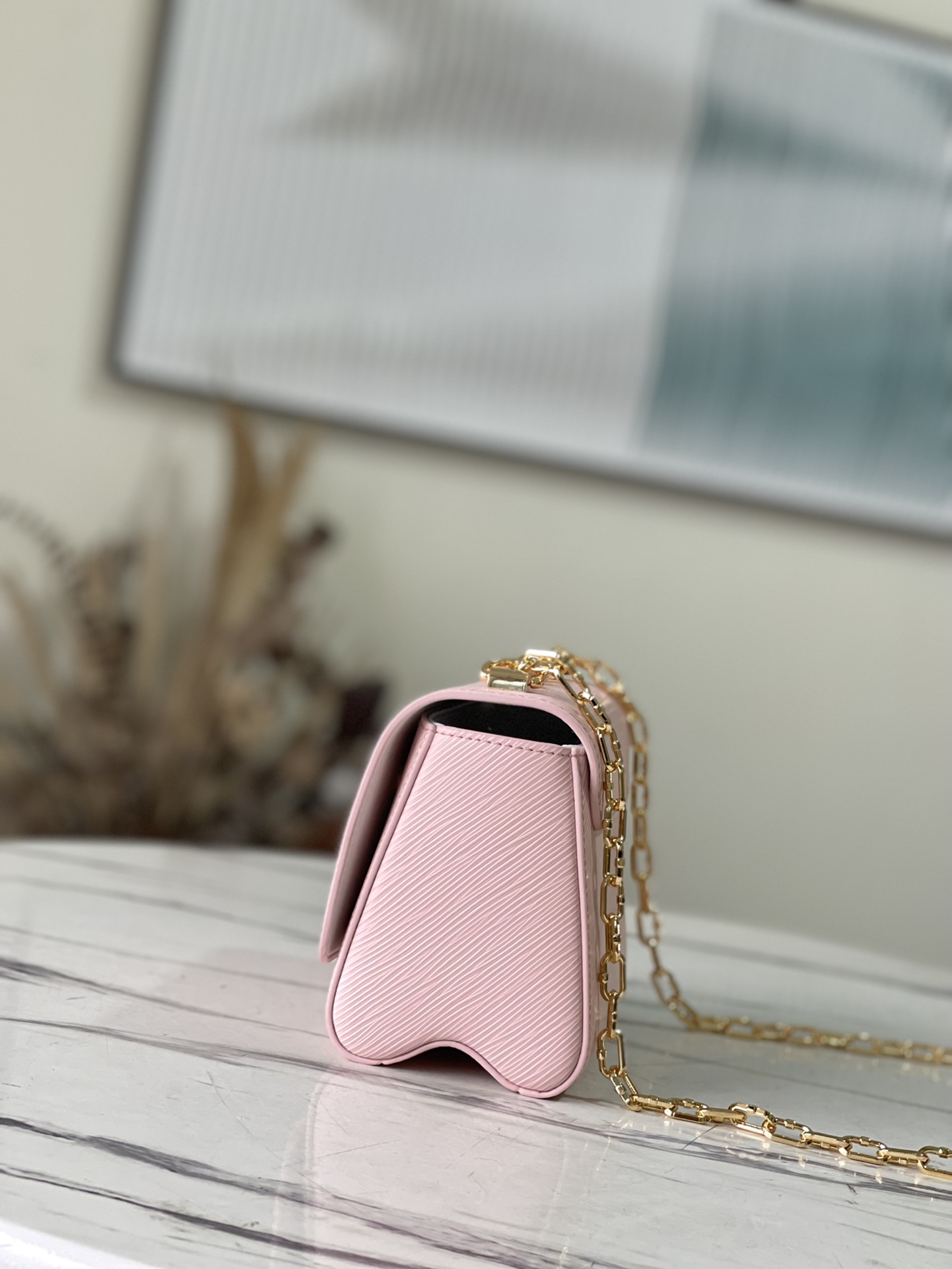 Louis Vuitton LV Twist MM M21027
