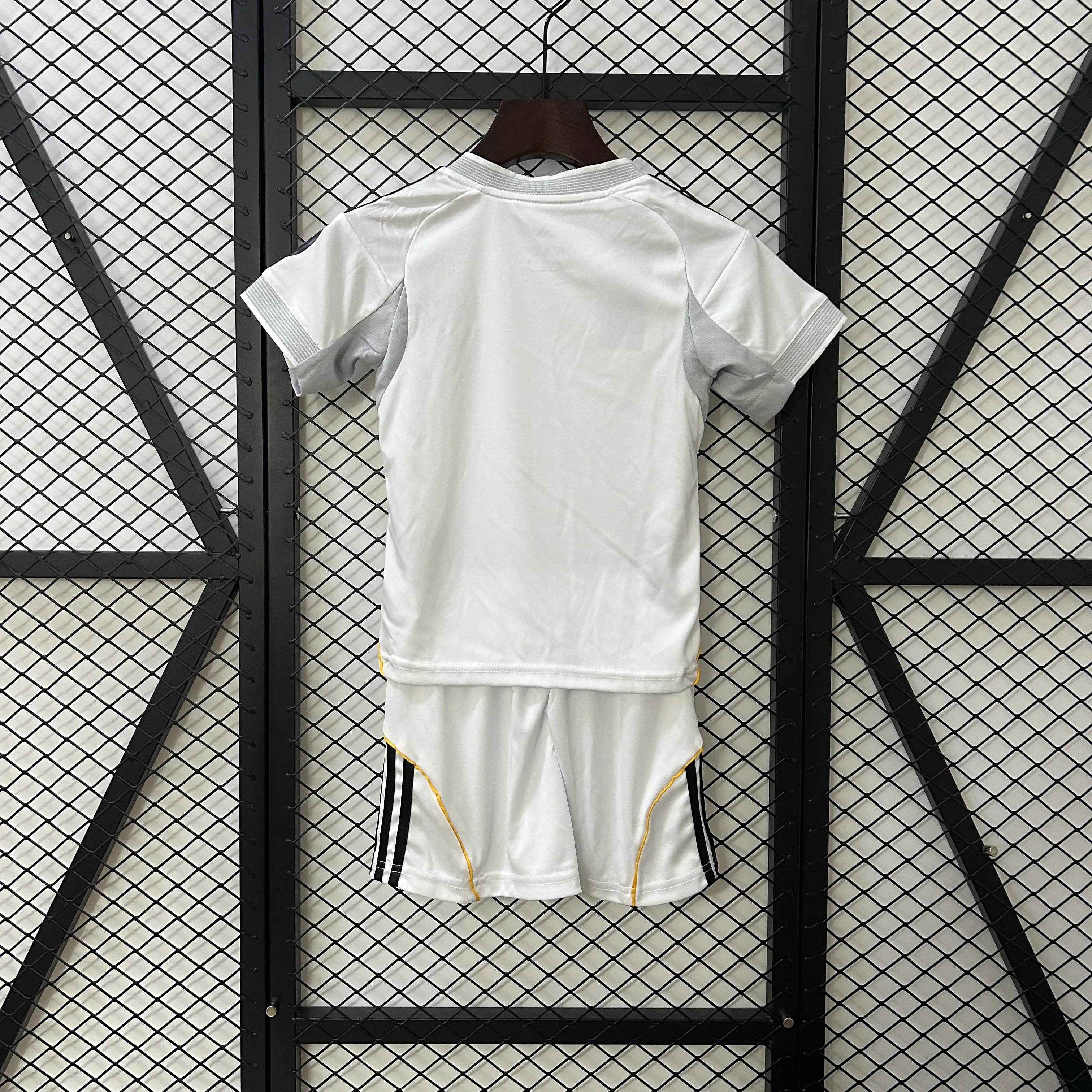 kids kit Real Madrid 25/26 Home 16-28