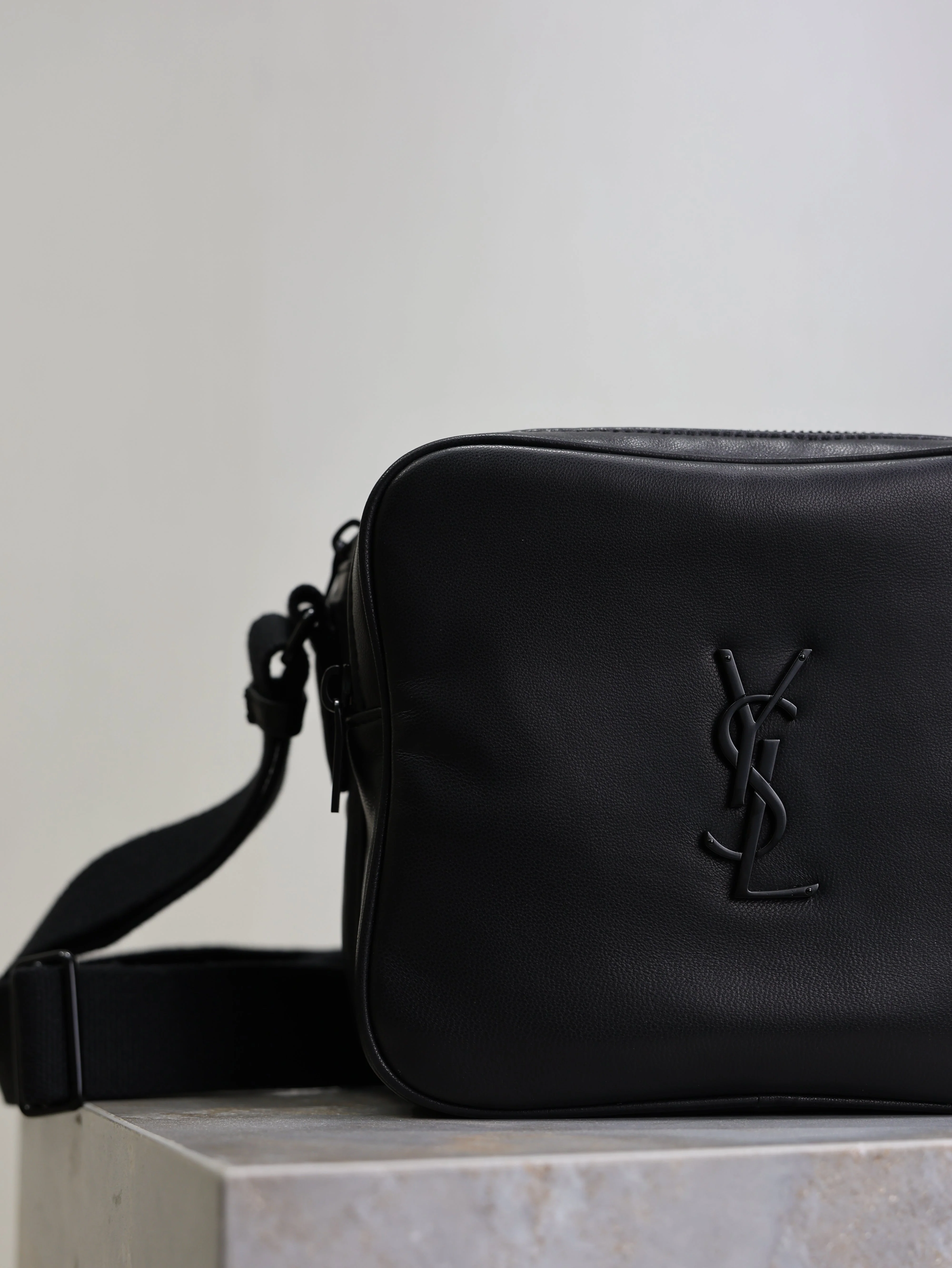 Saint Laurent YSL Niki Camera Bag 19.5cm Black Lamskin HW
