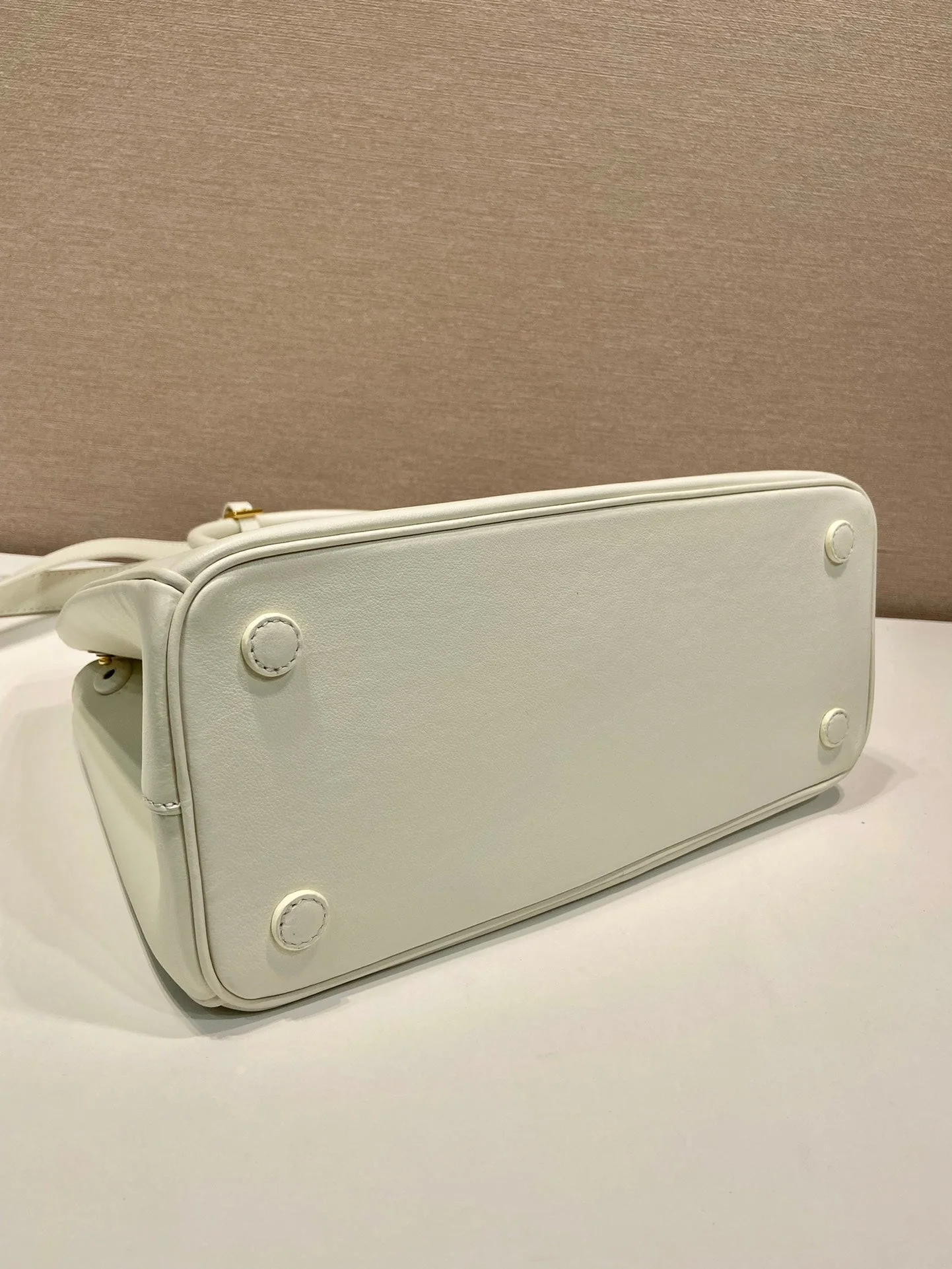 Prada LARGE GALLERIA BAG 32 IN WHITE SMOOTH CALFSKIN GOLD HARDWARE