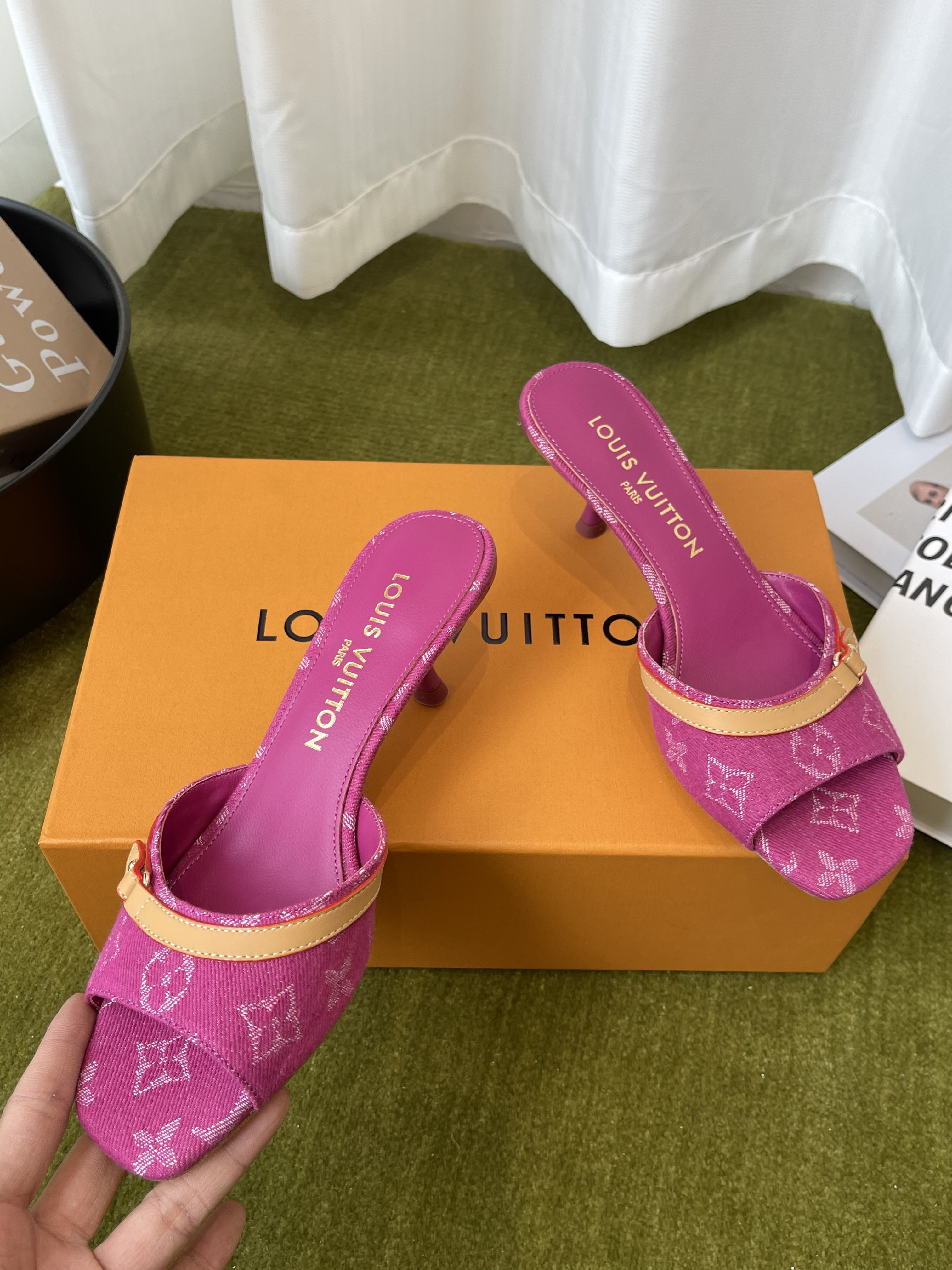 Women's  LV 6AM Slides