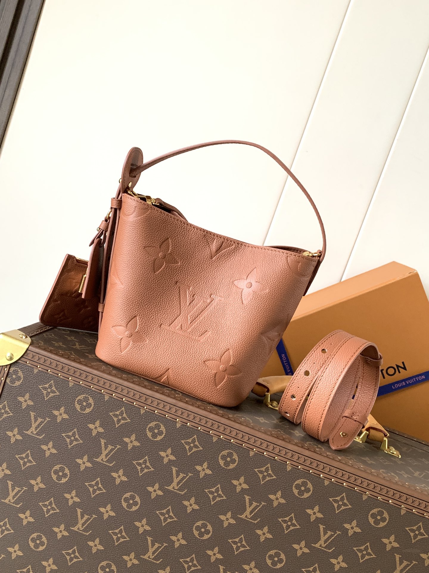 M28820 All in BB Handbag in Tan Embossed grained cowhide leather