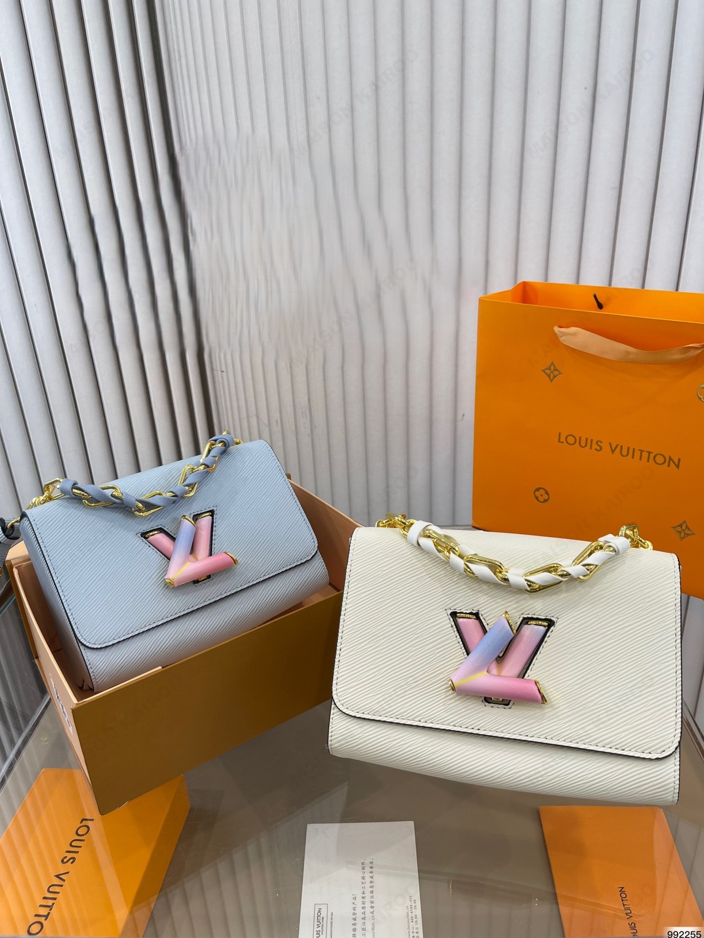 Louis Vuitton LV Twist Lock MM Epi Leather Gradient Pastel LV Logo Chain Shoulder Bag - KAIROO