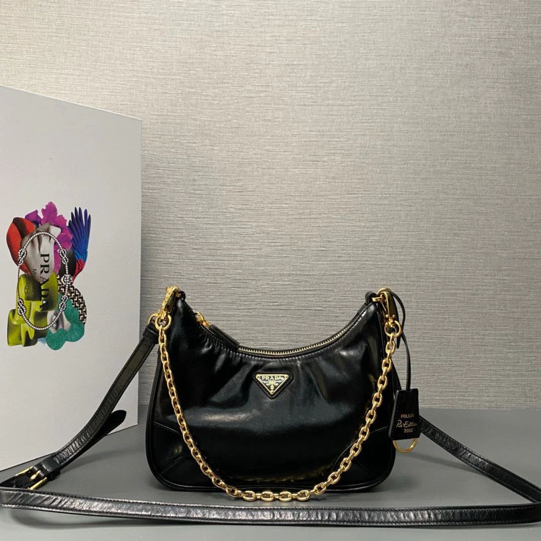Prada hobo bag 22cm re-edition 2005 black calfskin