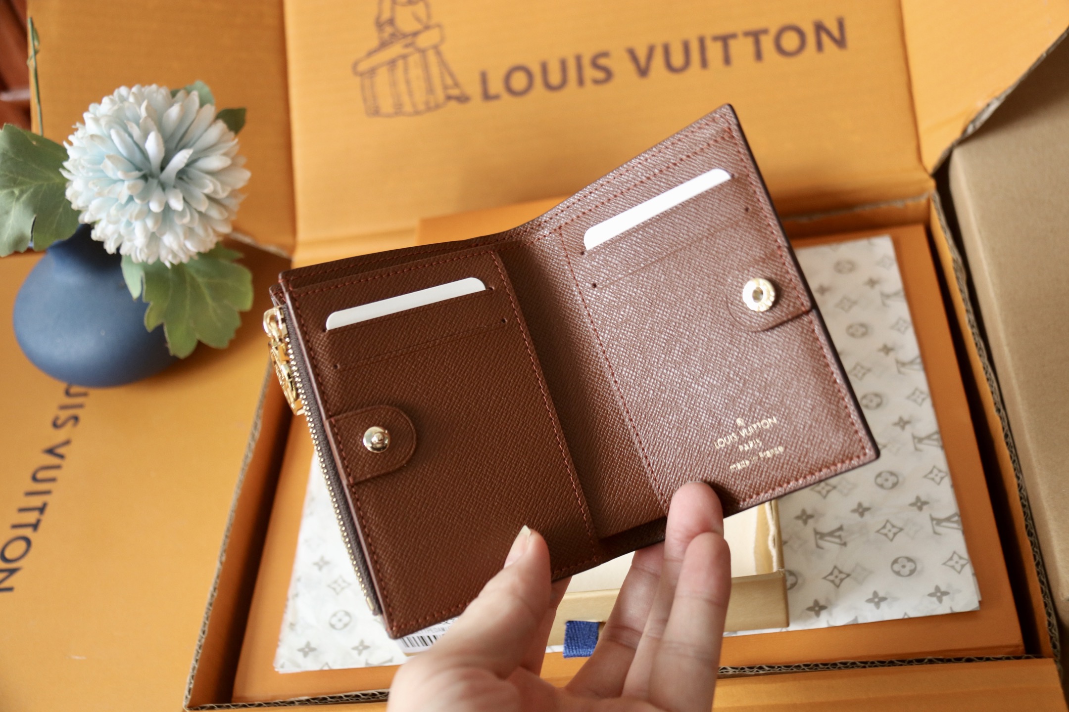 M82415 LV Lisa Wallet Monogram Canvas