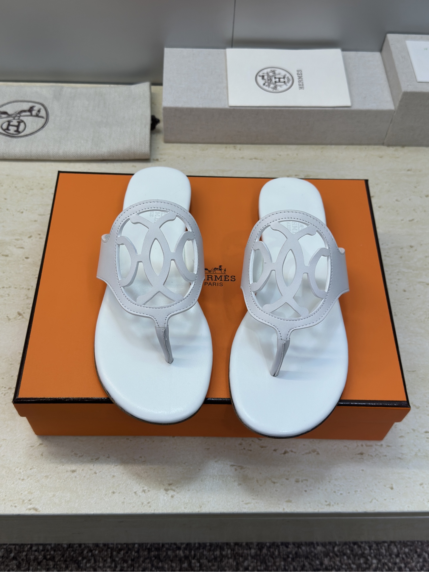 Hermes Mage leather Flip-Flops in White