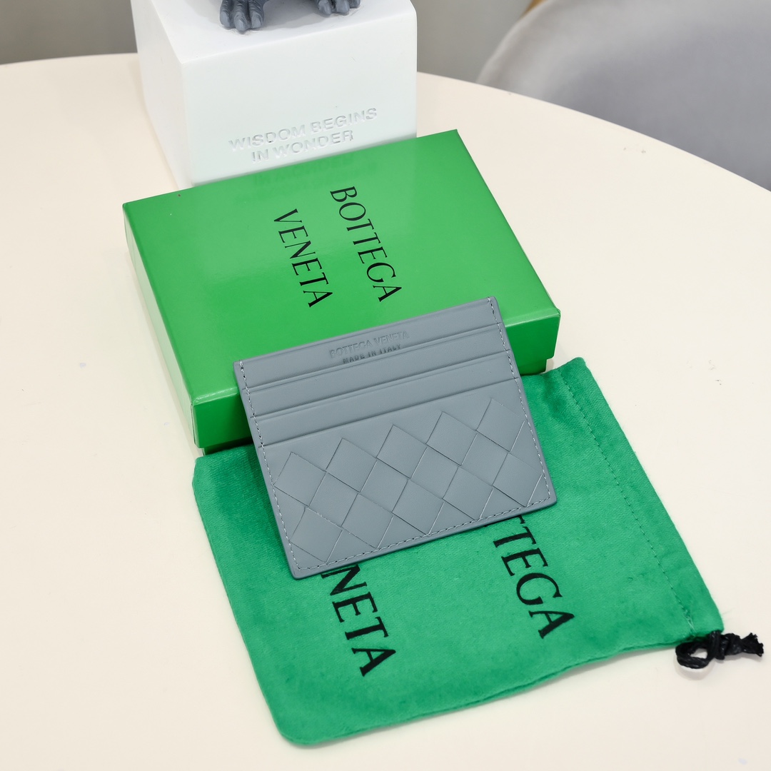 Bottega Veneta Card holder in Grey Intreccio Leather